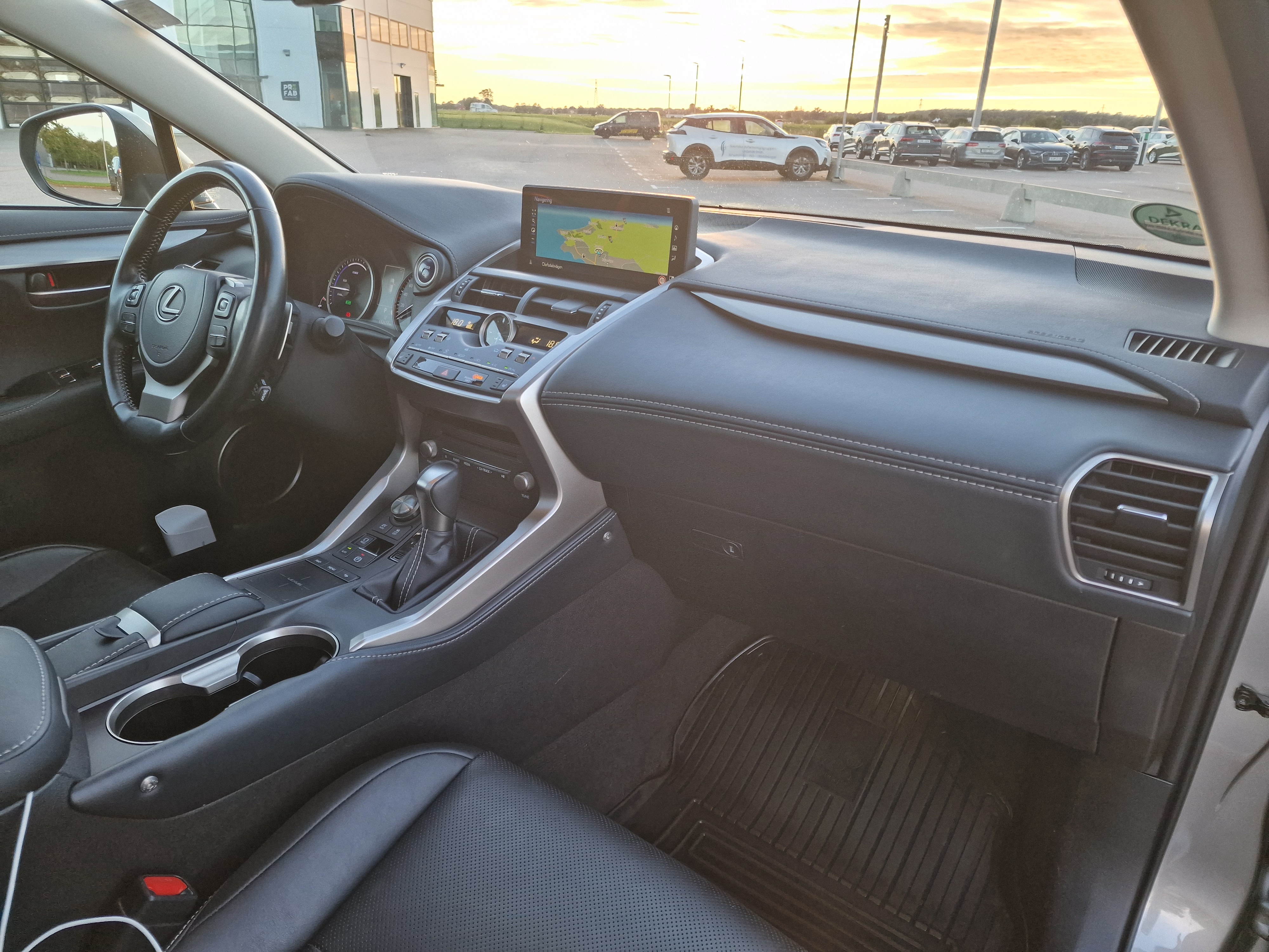 Lexus NX 2021, photo 5/10