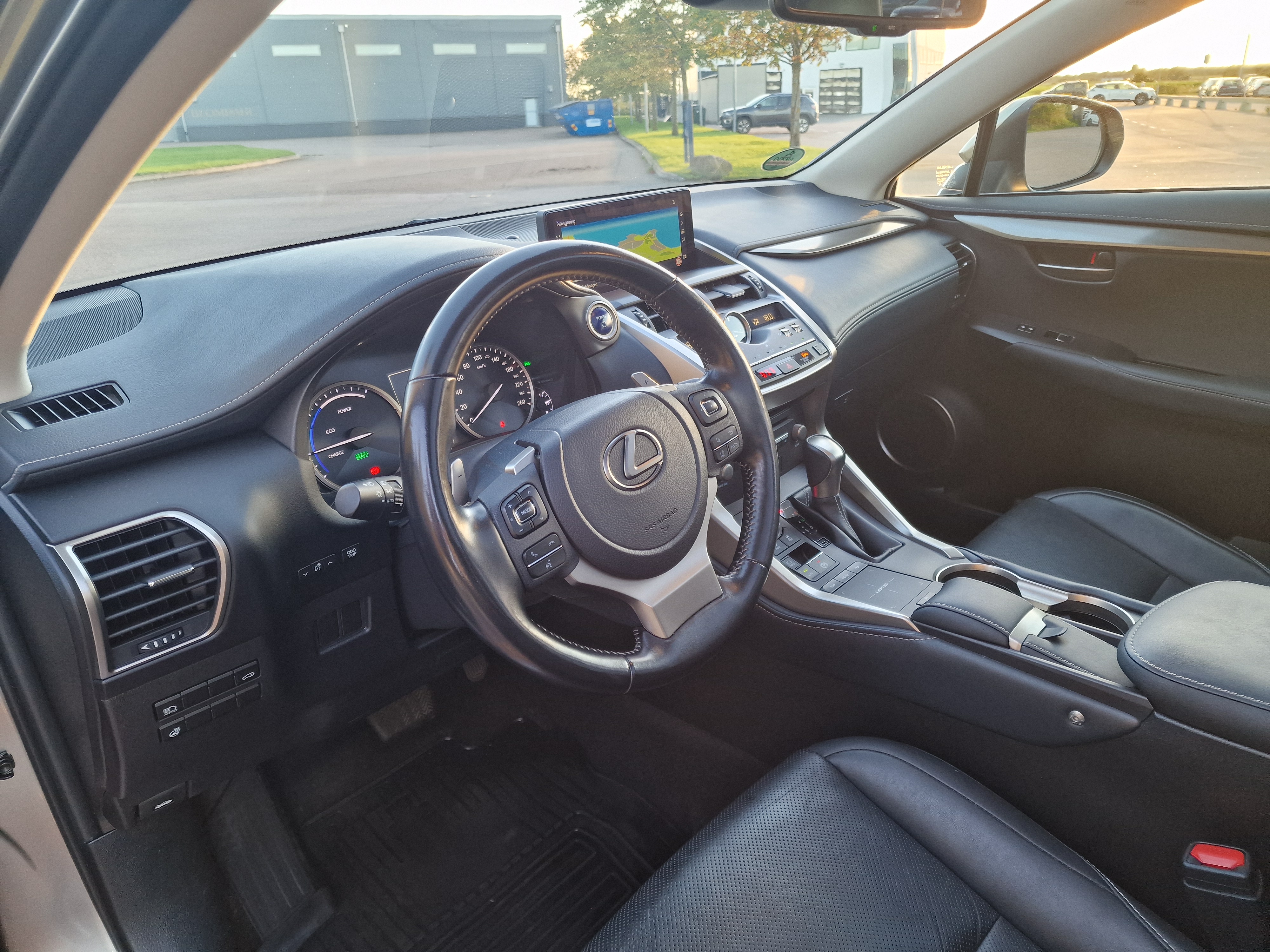 Lexus NX 2021, photo 3/10