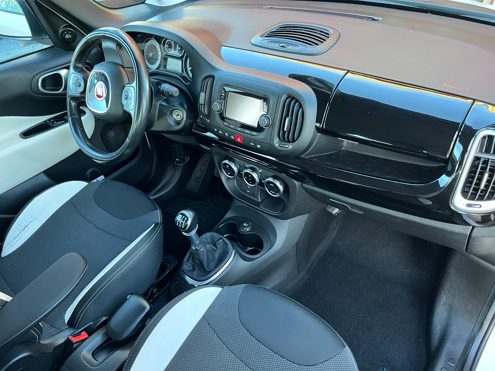 Fiat 500L 1.4 FIRE T-JET Manuell 2015, bild 5/8