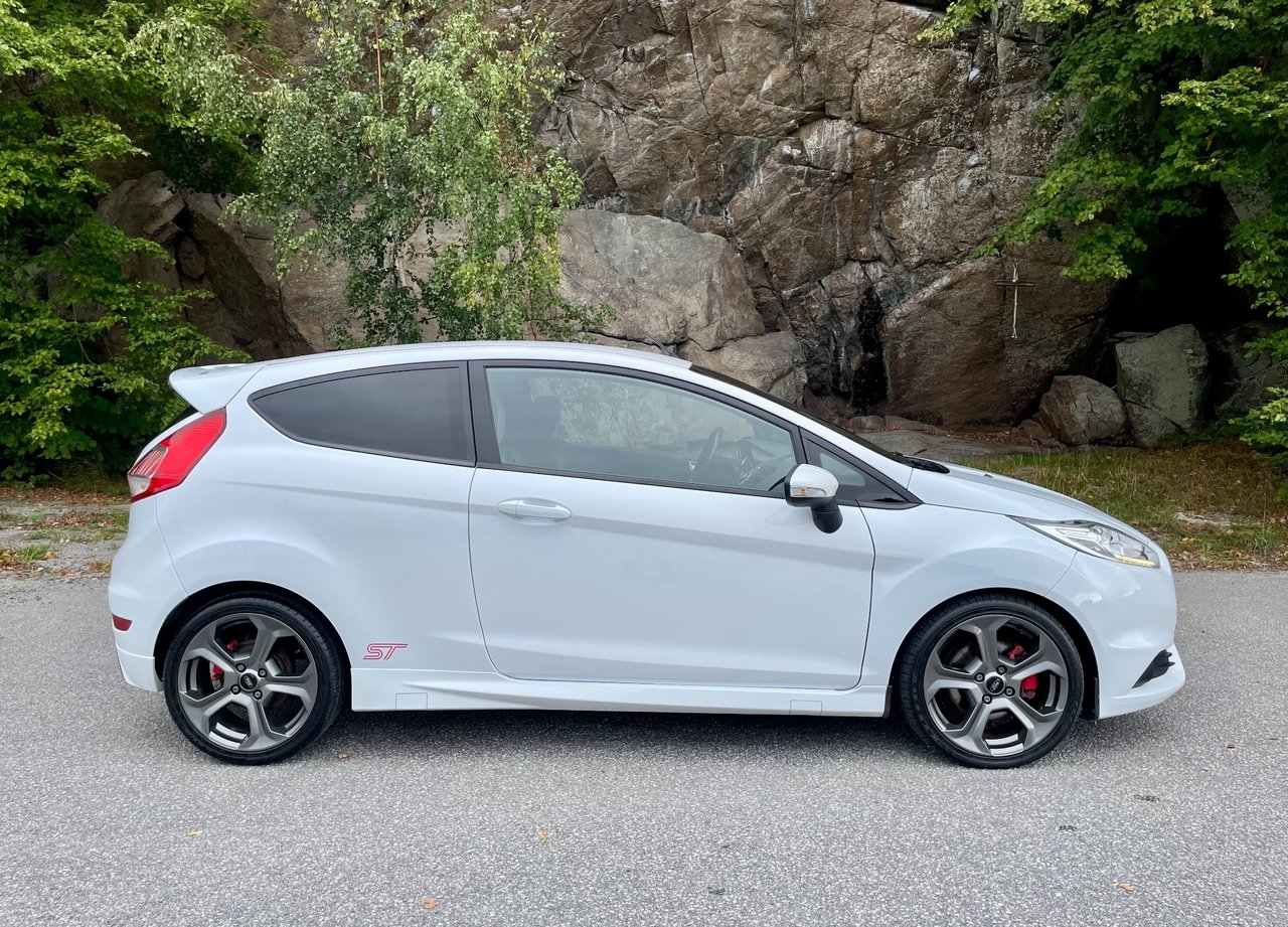 Ford Fiesta ST+ 1.6 182hp Man 2017, bild 3/7