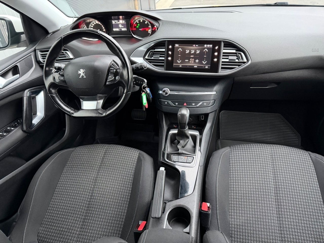 Peugeot 308 2017, bild 7/10