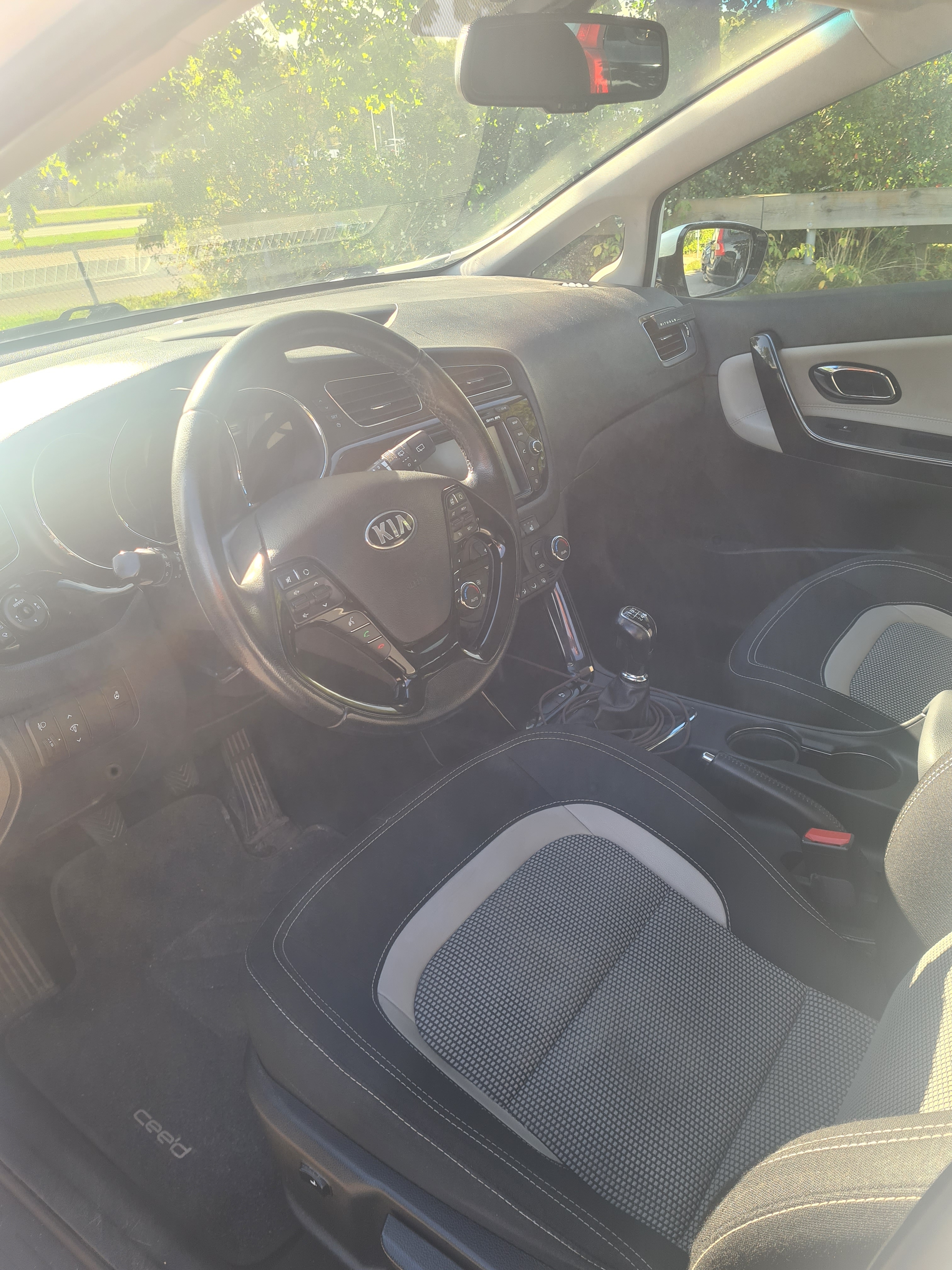 Kia Ceed _sw 1.6 CRDi Manuell 2015, kuva 7/10