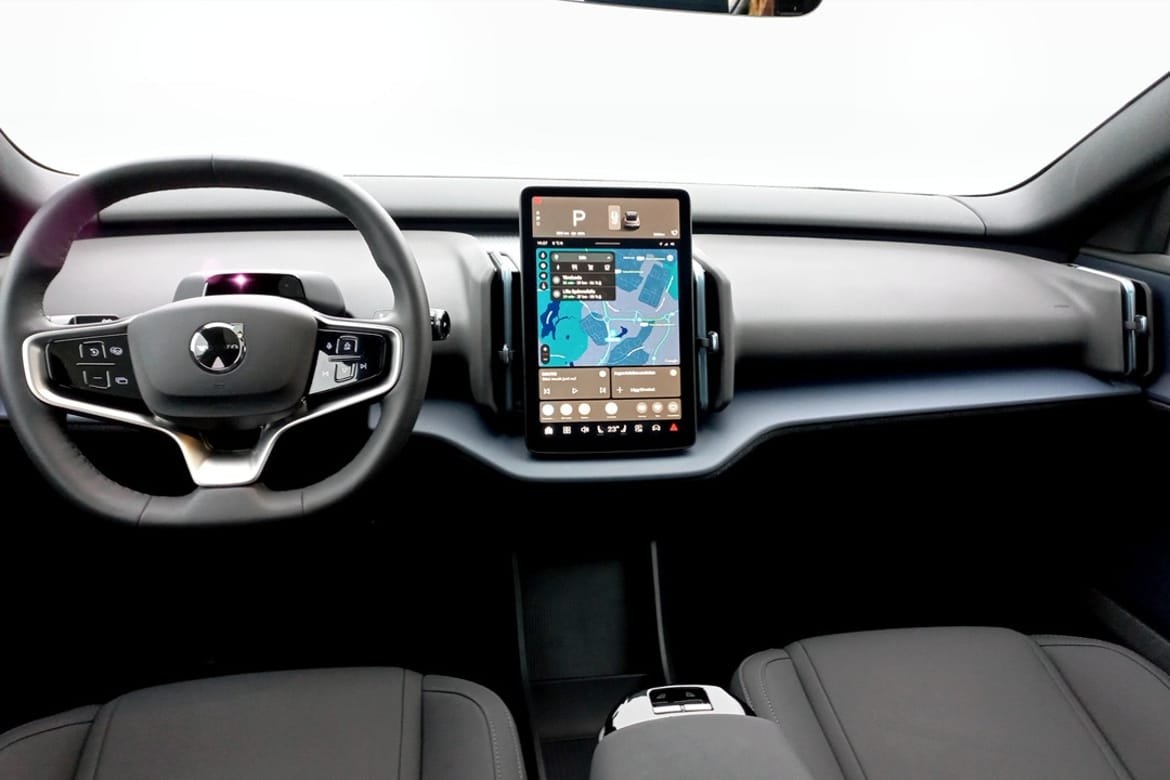 Volvo EX30 Twin Motor Performance Ultra 2025, photo 4/9