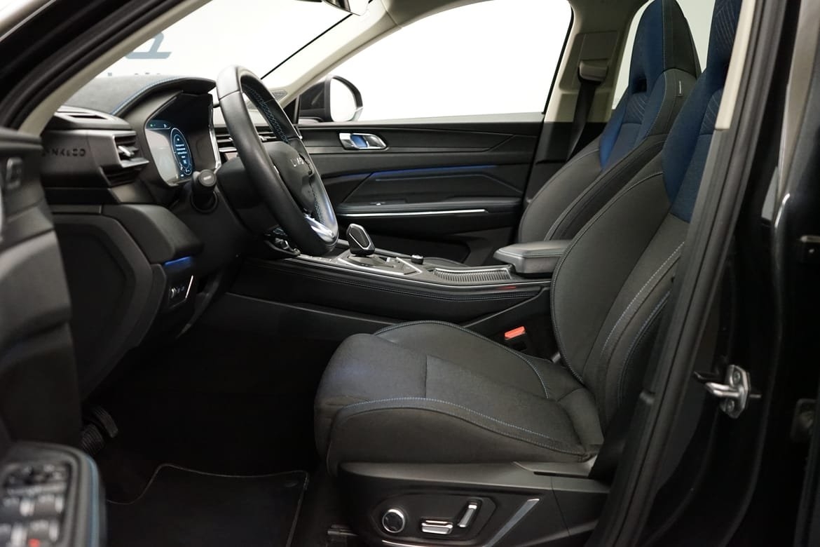 Lynk & Co 01 More, PHEV 2021, kuva 5/10