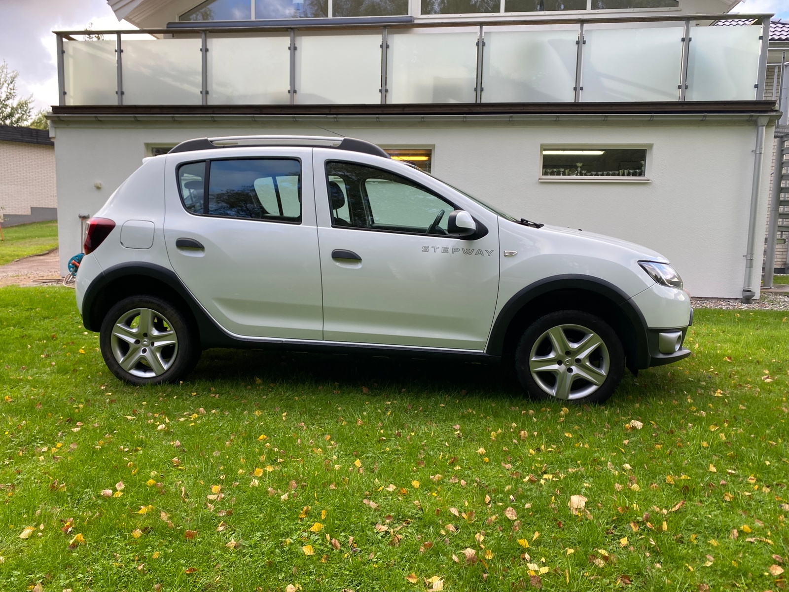 Dacia Sandero Stepway 0.9 TCe Manuell 2016, bild 3/5