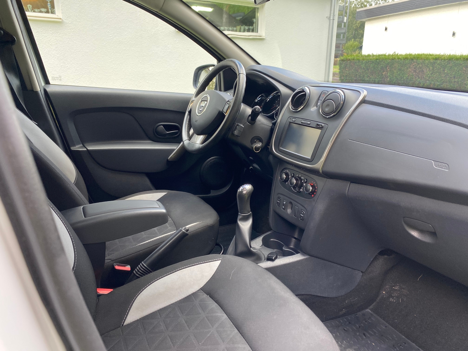Dacia Sandero Stepway 0.9 TCe Manuell 2016, bild 5/5