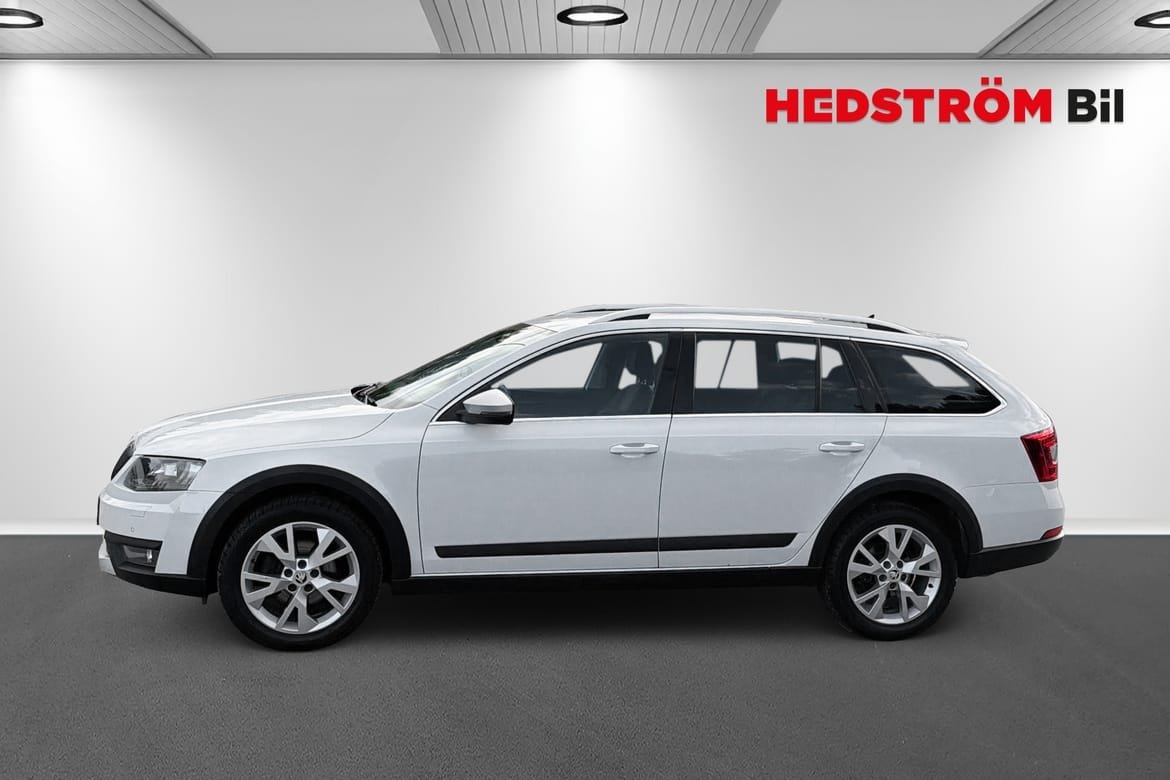 Skoda Octavia Scout 2,0 TD 2017, bild 2/10