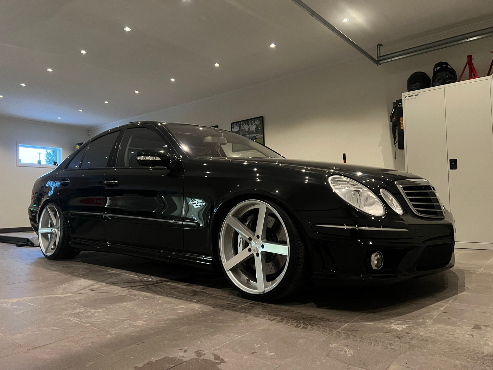 Mercedes-Benz E 63 AMG 7G-Tronic 2008, bild 2/7