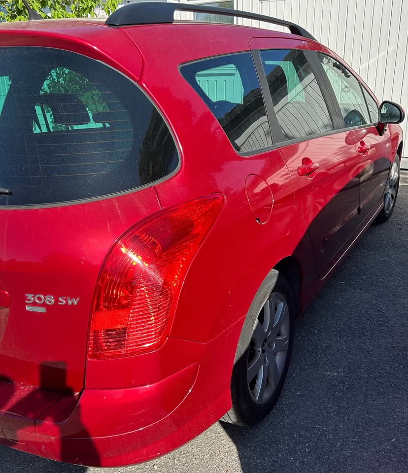 Peugeot 308 SW 1.6 e-HDi FAP Manuell 2011, kuva 2/10
