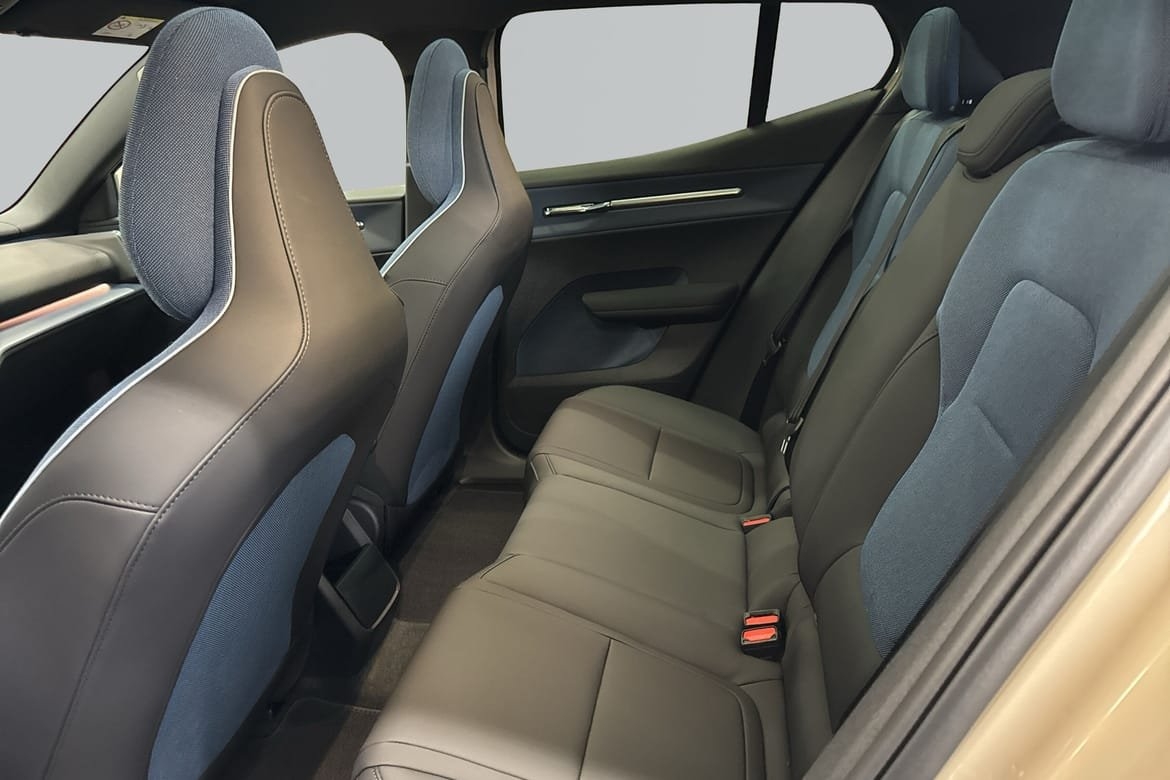 Volvo EX30 2026, photo 7/24