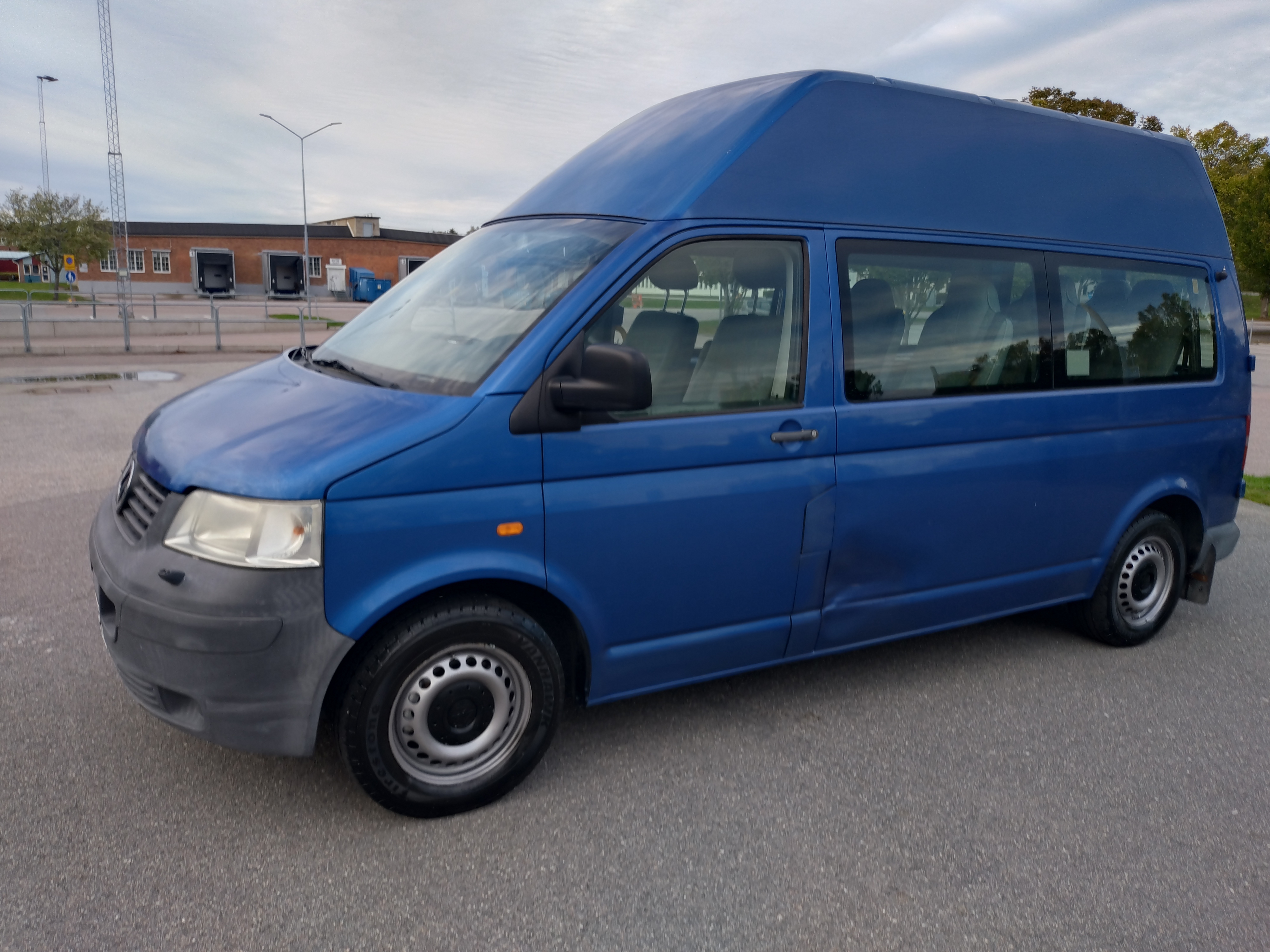 Volkswagen Caravelle diesel, manuell 2006, kuva 2/5