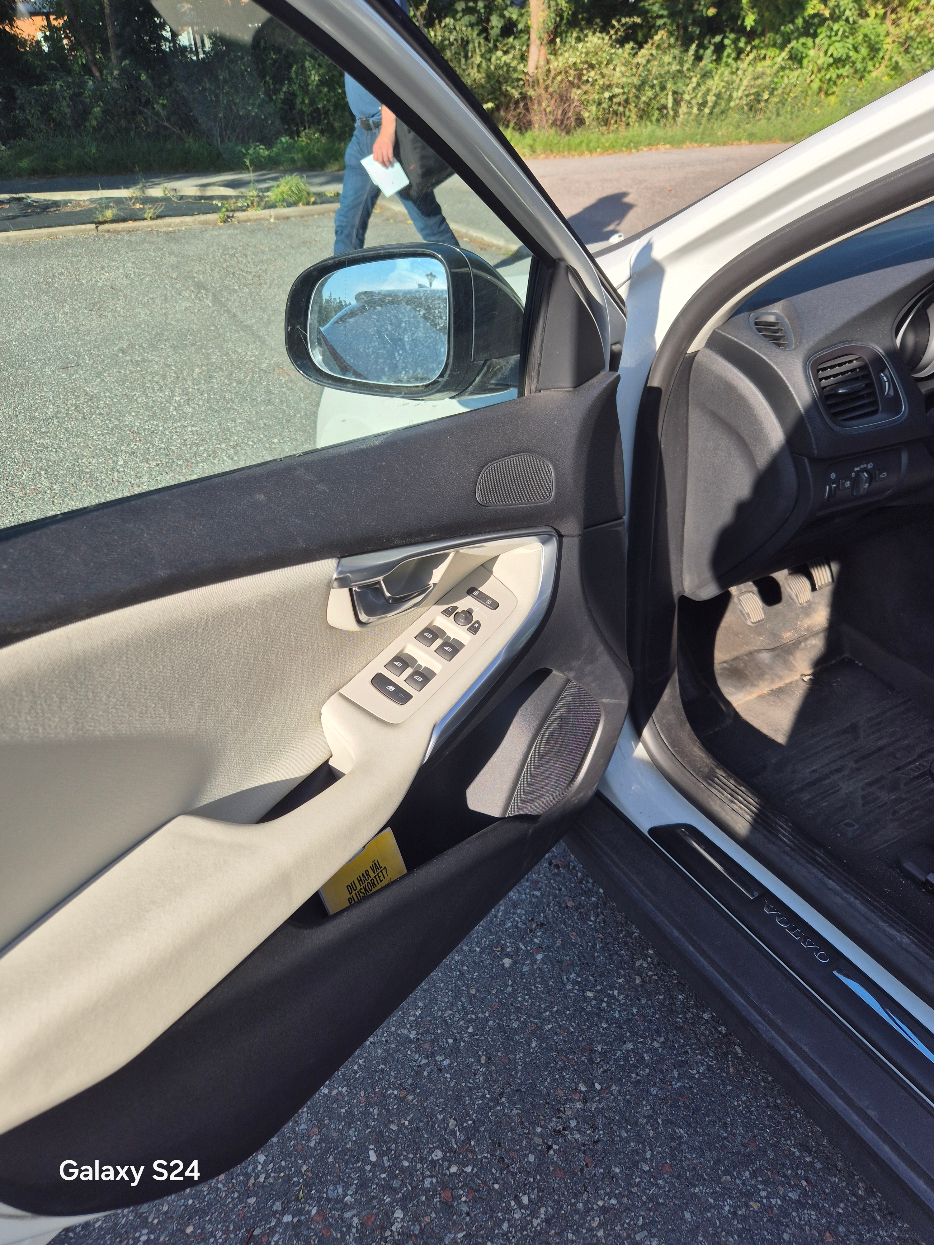 Volvo V40 Cross Country D2 Manuell 2016, bild 3/7