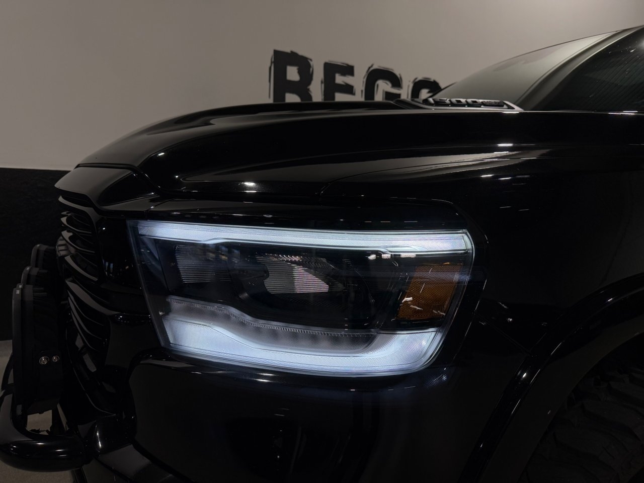 Dodge RAM Crew Cab Night Edition 2020, photo 7/10