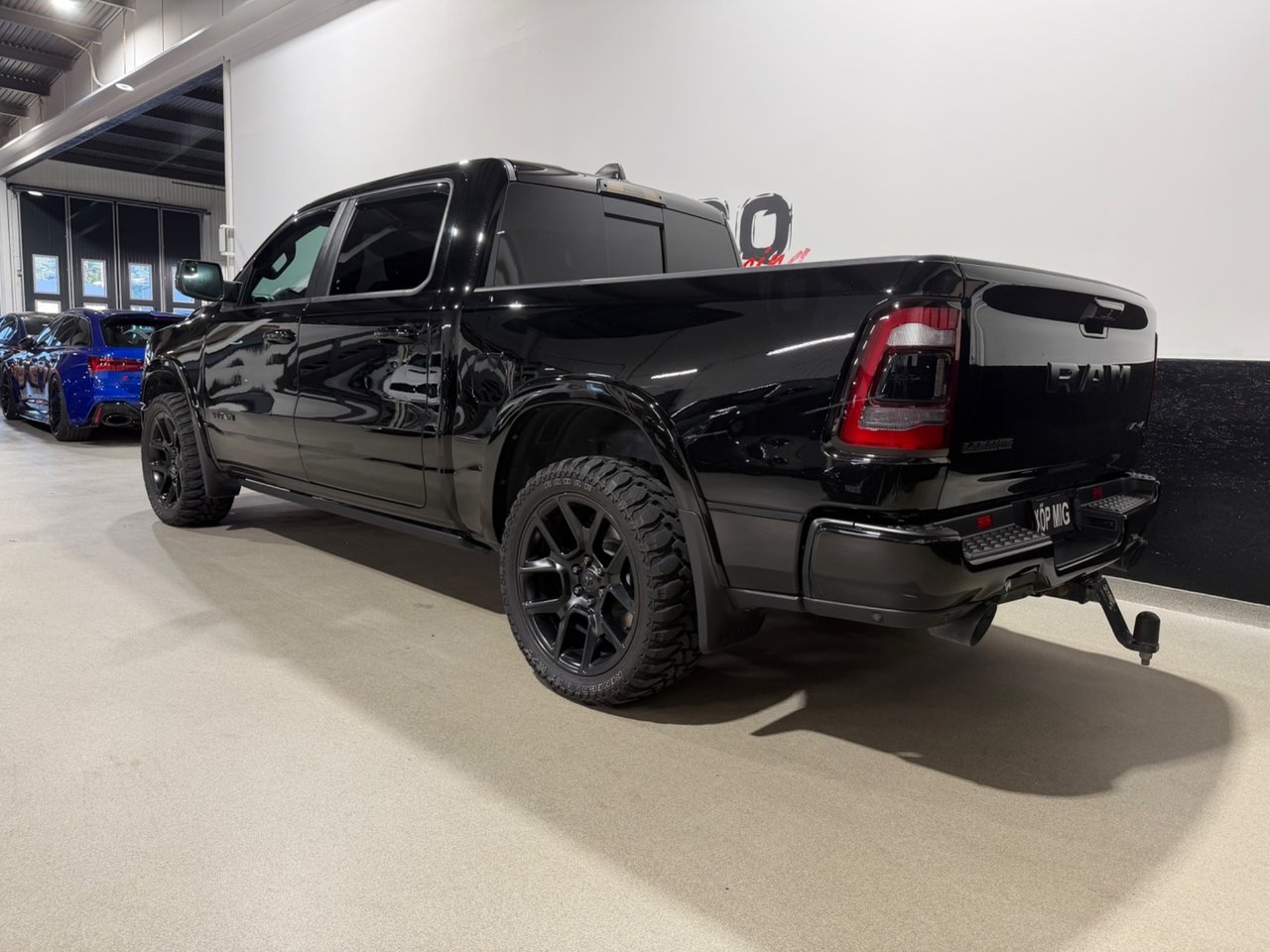 Dodge RAM Crew Cab Night Edition 2020, photo 5/10