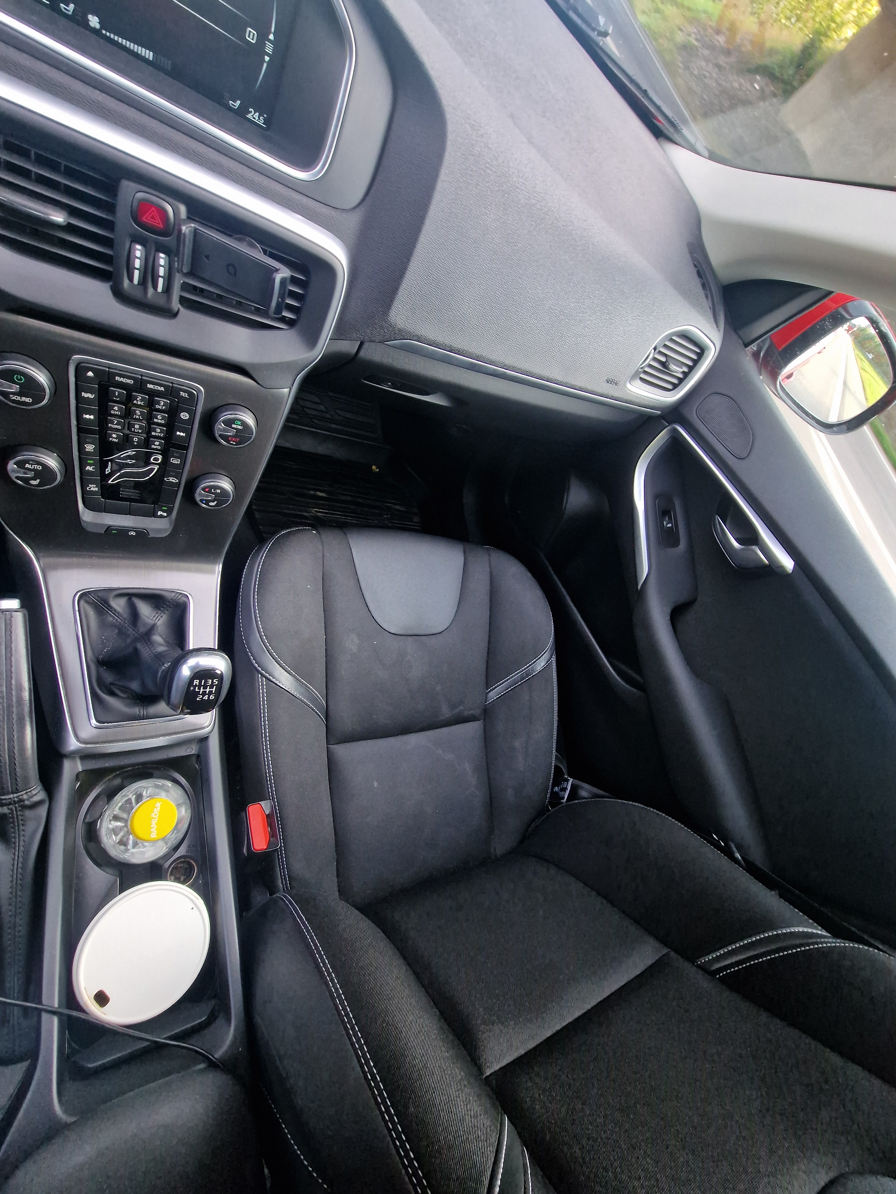 Volvo V40 T2 Manuell 2015, bild 5/6