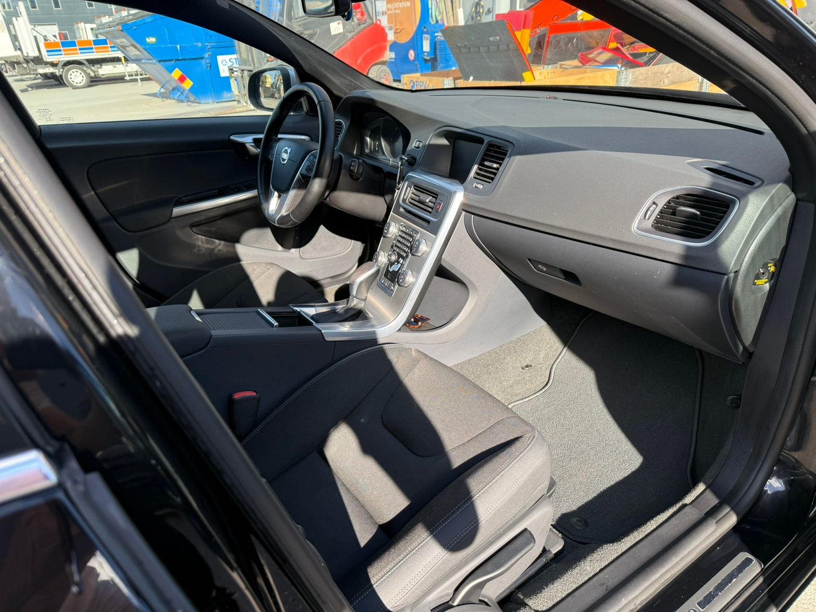 Volvo V60 D4 R-Design 2015, bild 6/6