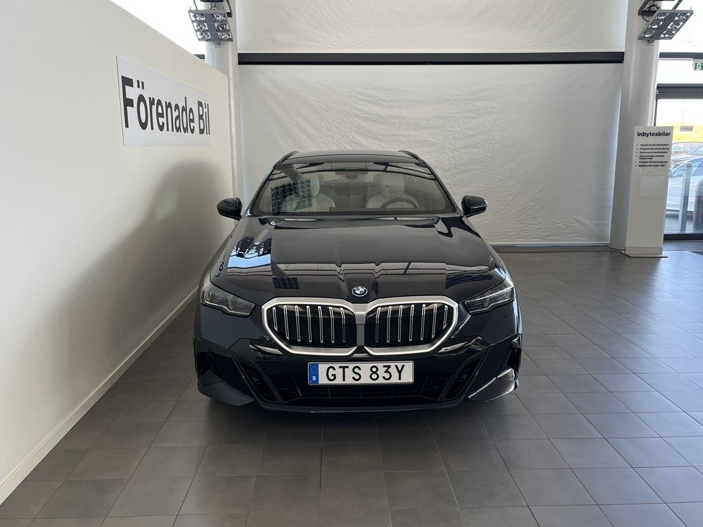 BMW 530 2026, bild 2/10