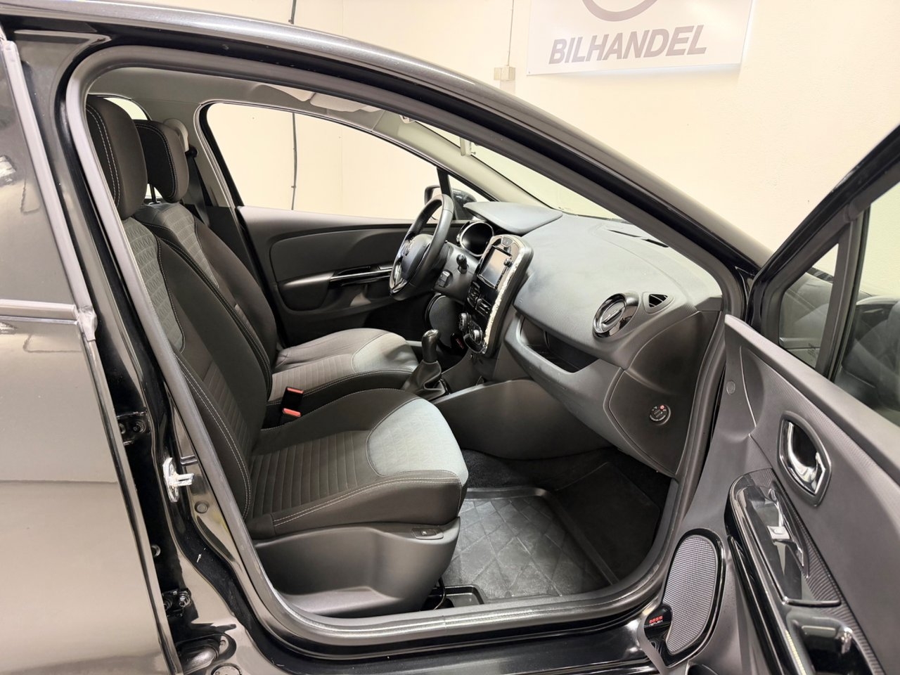 Renault Clio 0.9 TCe 90HK 2015, bild 6/10