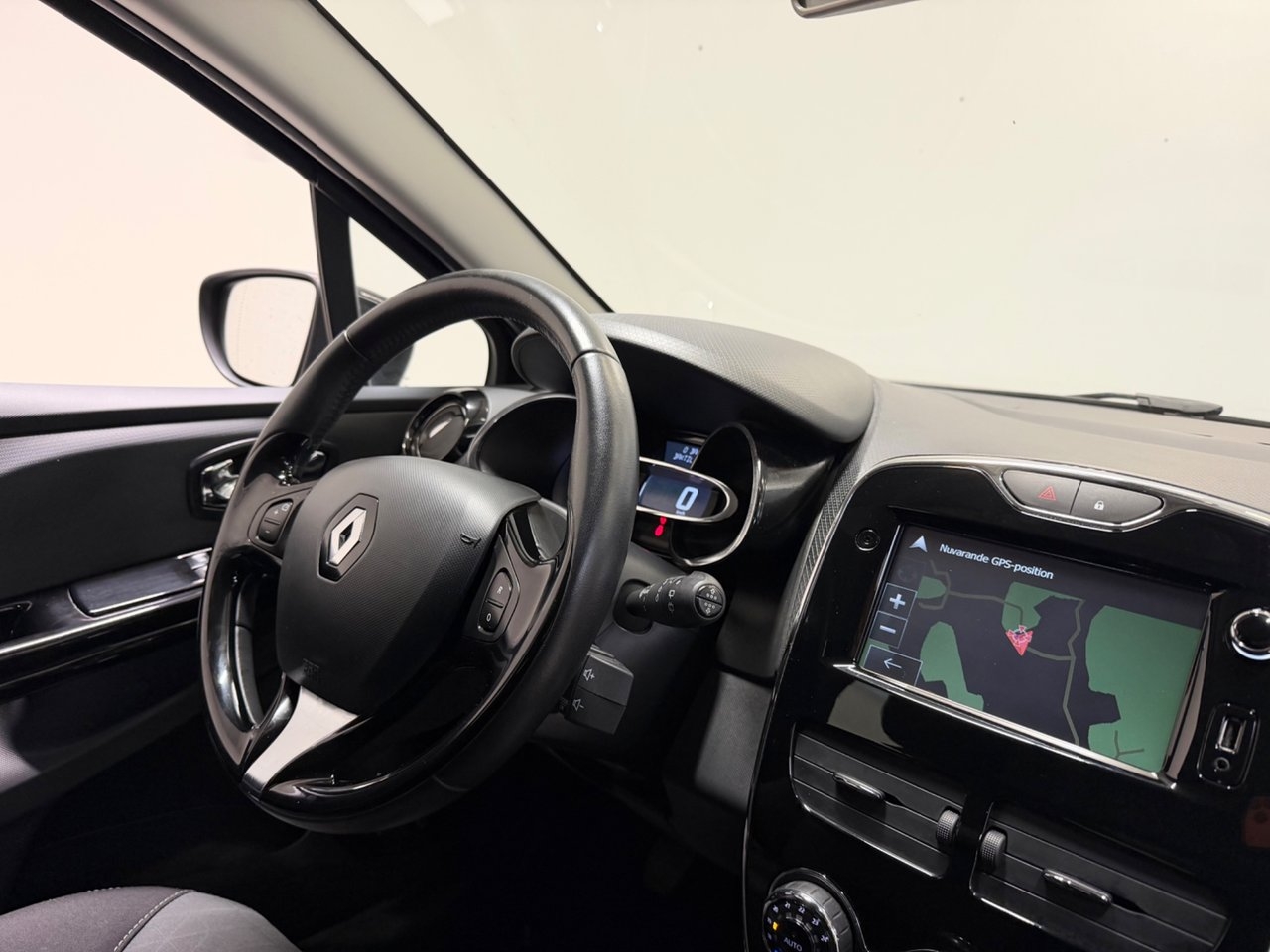 Renault Clio 0.9 TCe 90HK 2015, bild 7/10