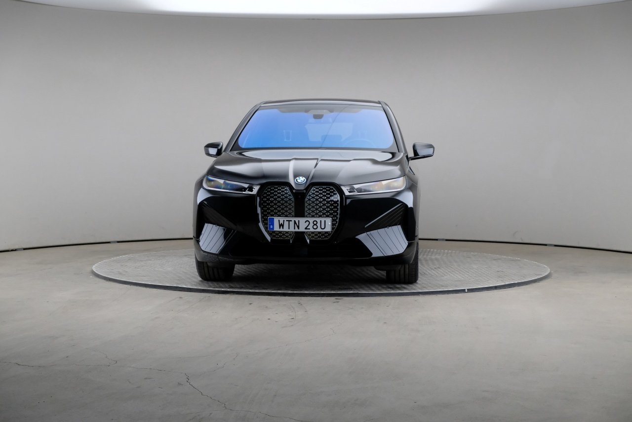 BMW iX 2022, photo 3/10