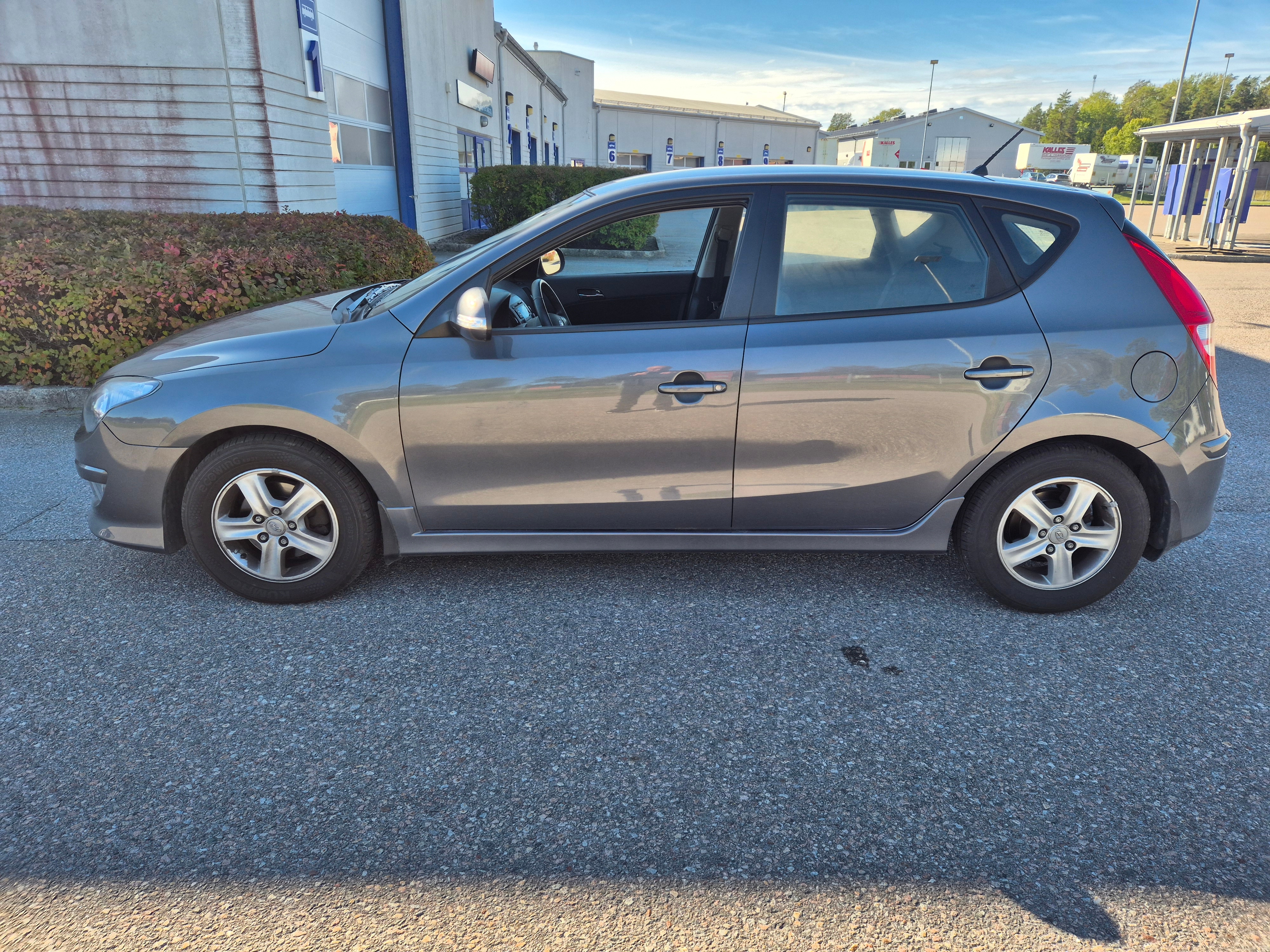 Hyundai i30 1.6 CRDi Manuell 2012, bild 3/8