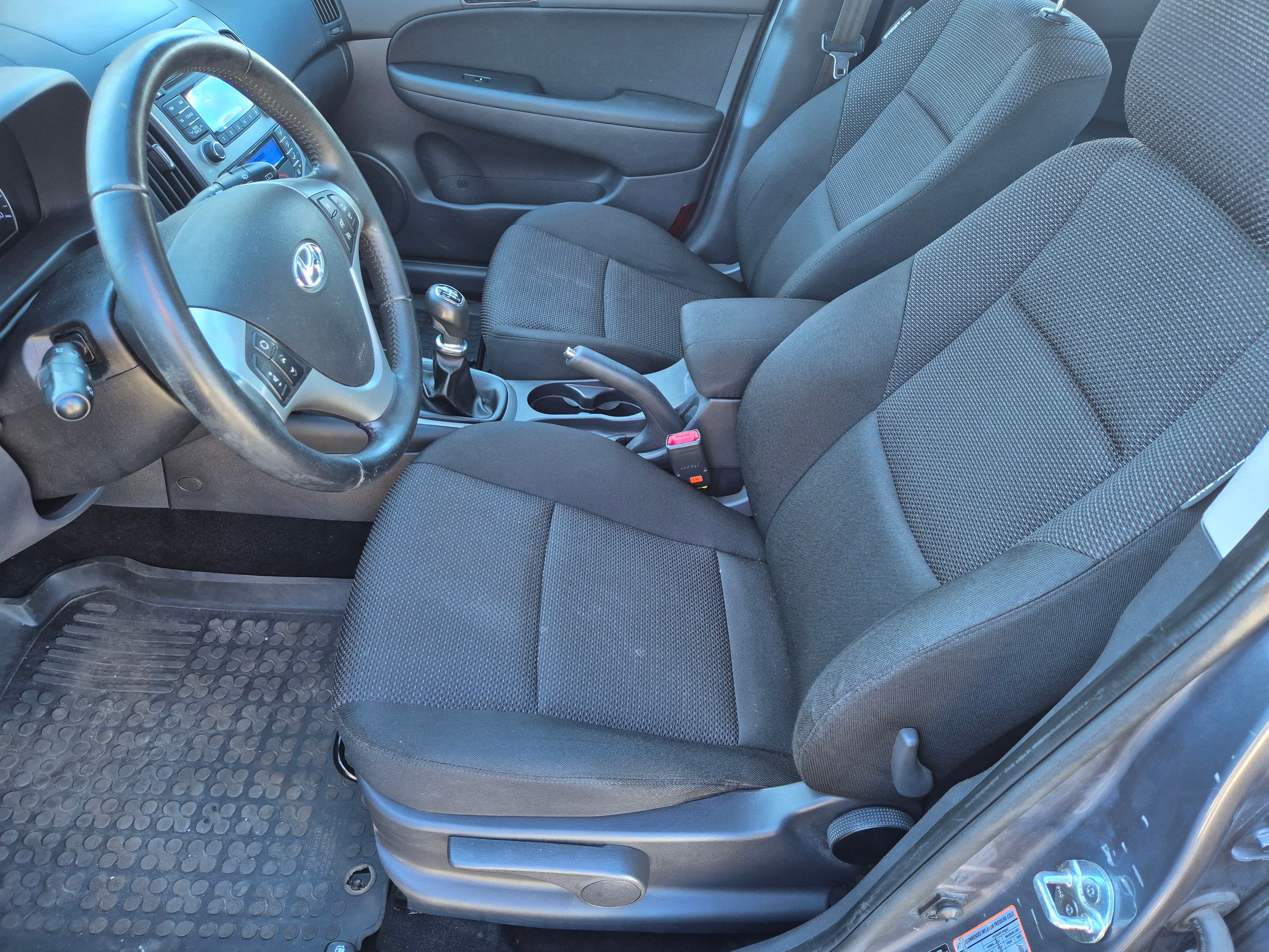 Hyundai i30 1.6 CRDi Manuell 2012, bild 6/8