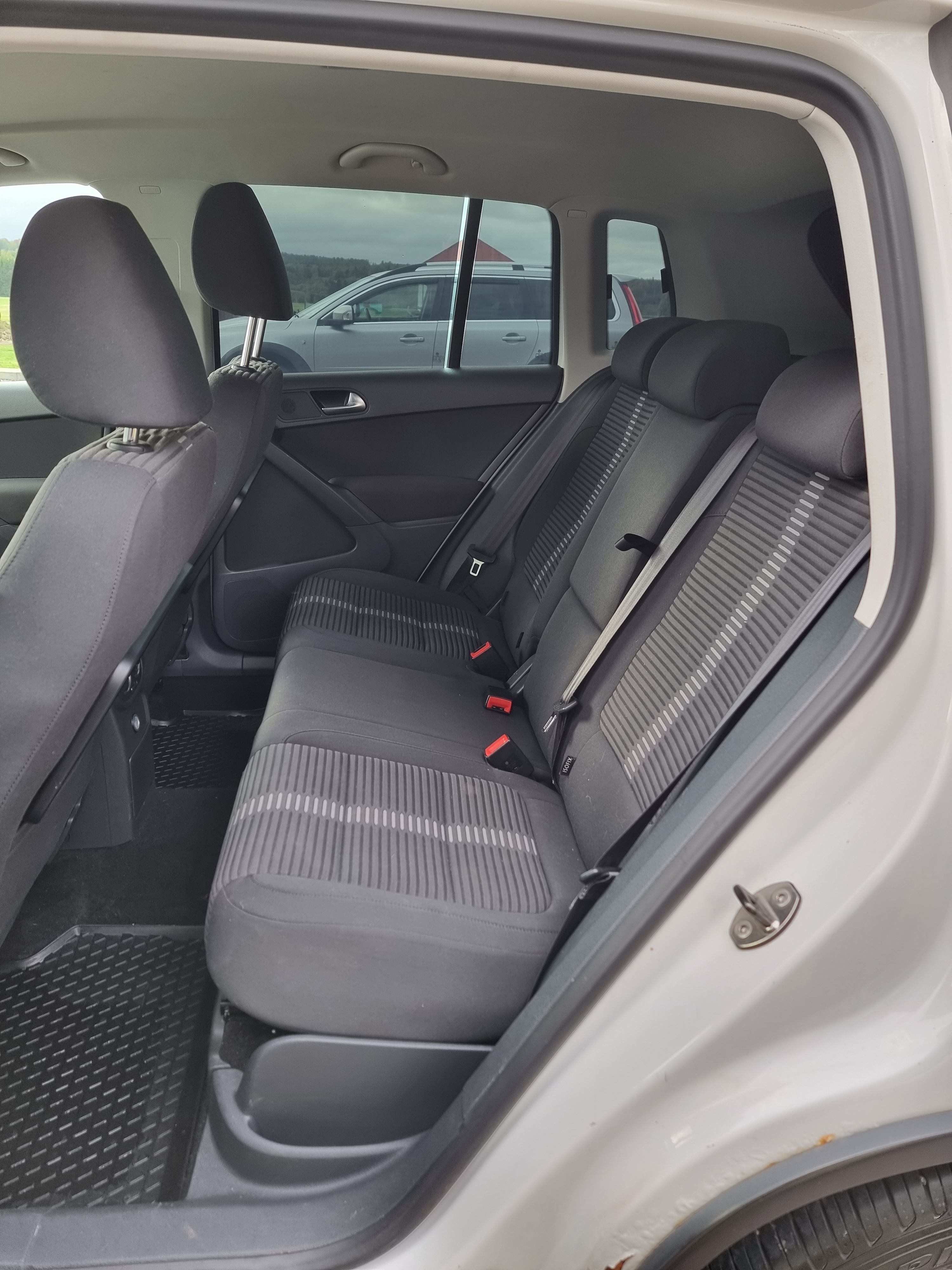 Volkswagen Tiguan 2011, bild 7/10