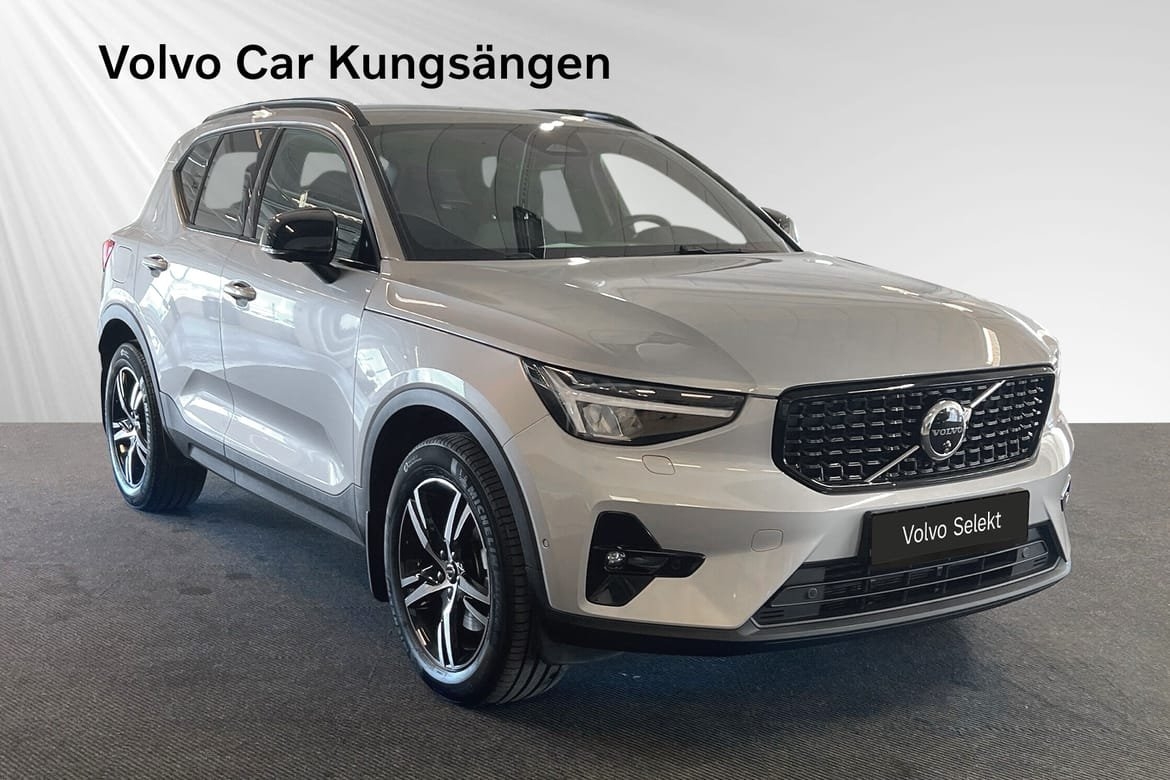 Volvo XC40 B3 FWD Bensin Plus Dark 2025, photo 6/10