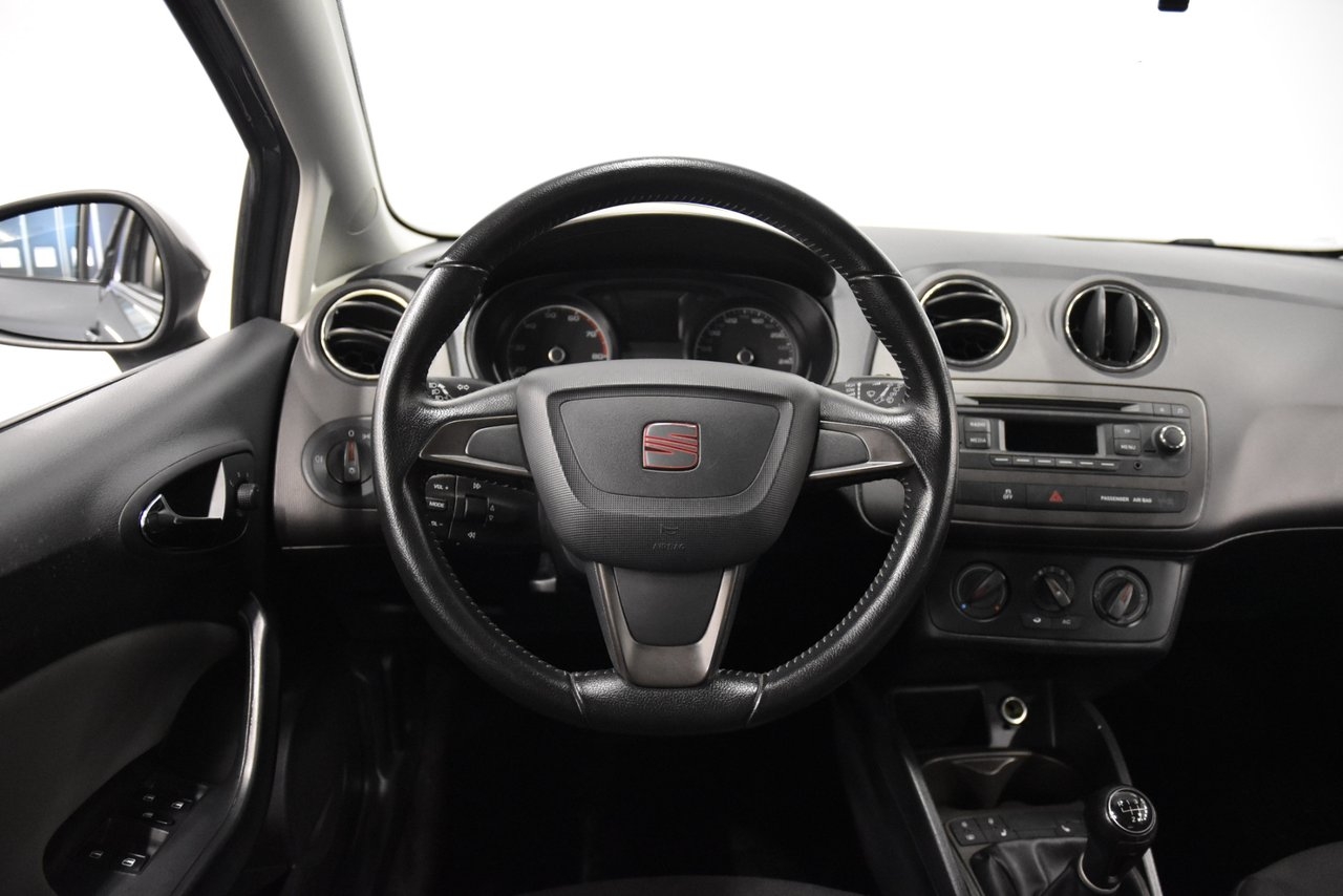 Seat Ibiza 1.2 TSI Style Nybesiktad 86hk 2014, bild 2/10