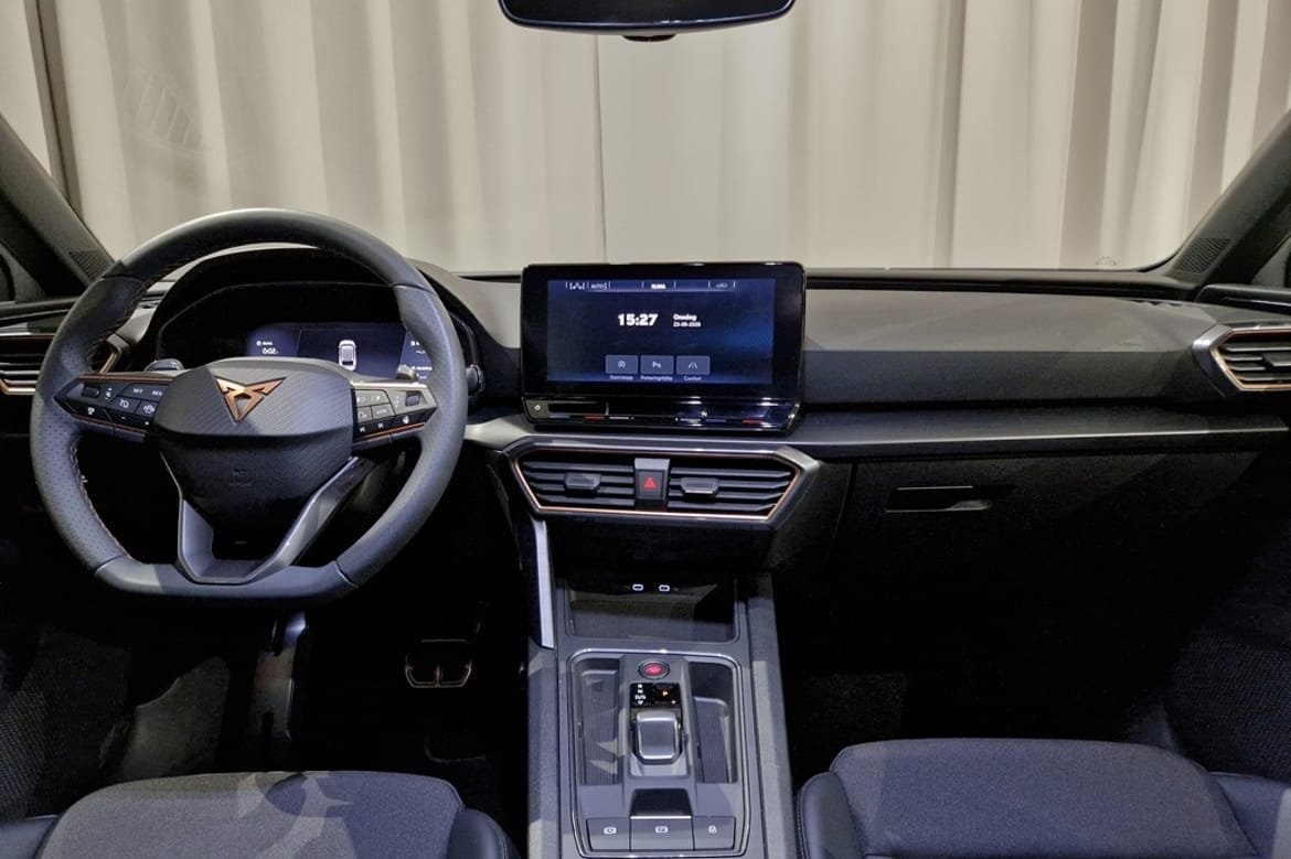 Cupra Leon 1.5 eTSI 2024, bild 7/10