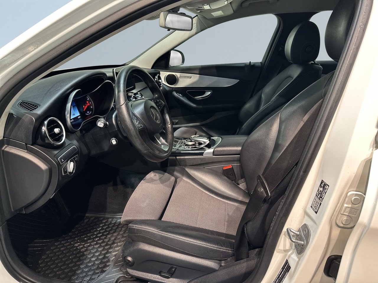 Mercedes-Benz C 2018, bild 7/10
