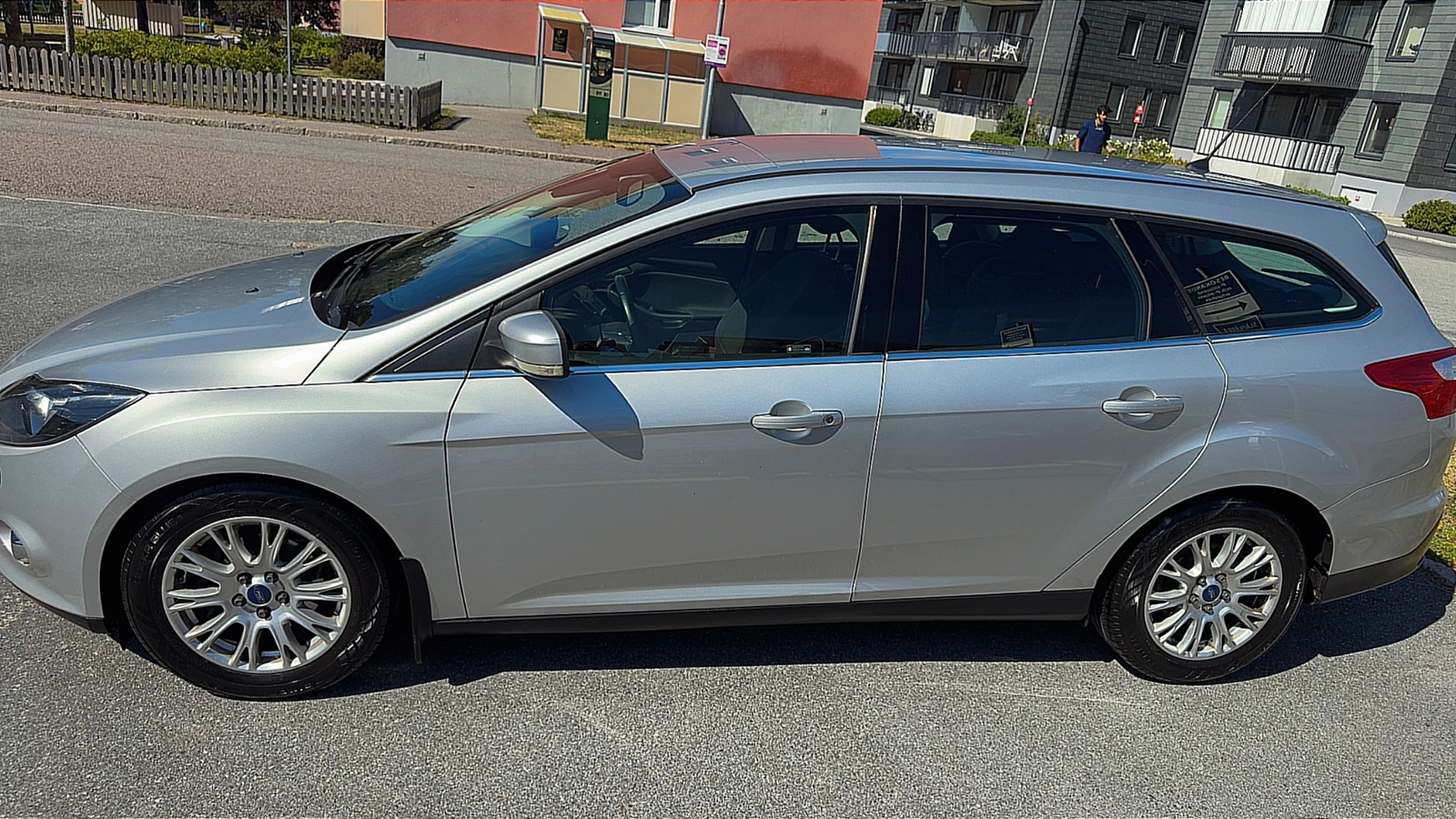 Ford Focus Kombi 1.6 TDCi Manuell 2012, bild 5/10