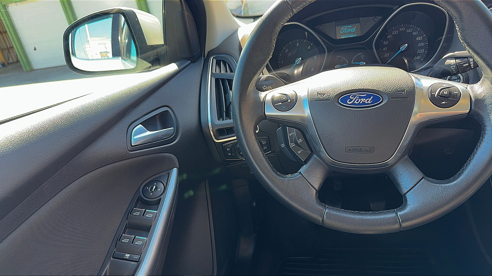 Ford Focus Kombi 1.6 TDCi Manuell 2012, bild 7/10