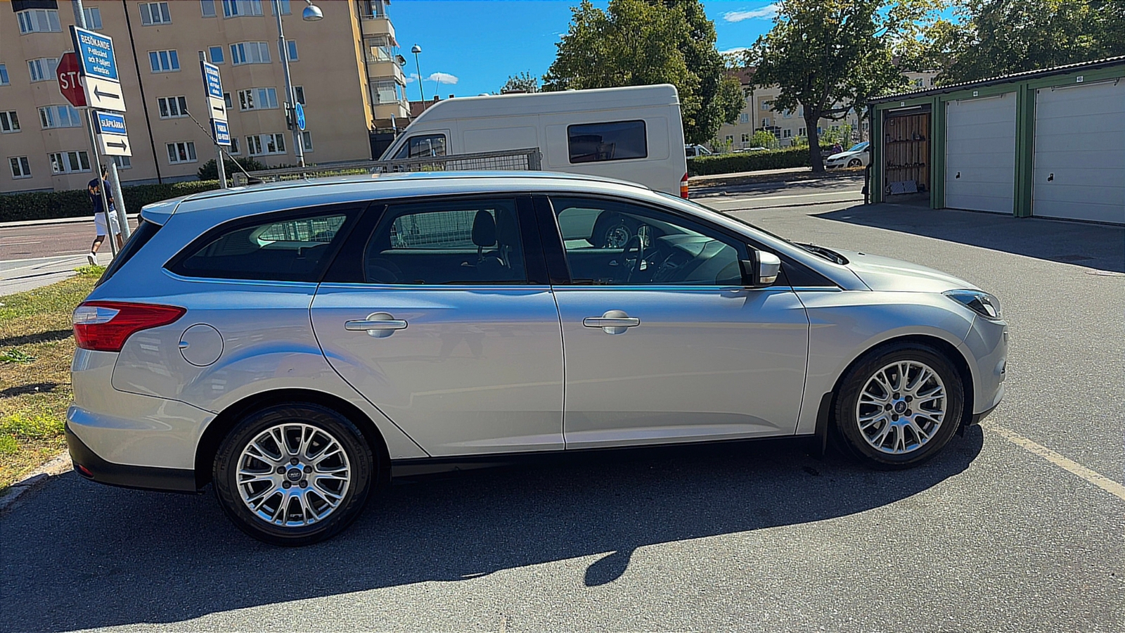 Ford Focus Kombi 1.6 TDCi Manuell 2012, bild 6/10
