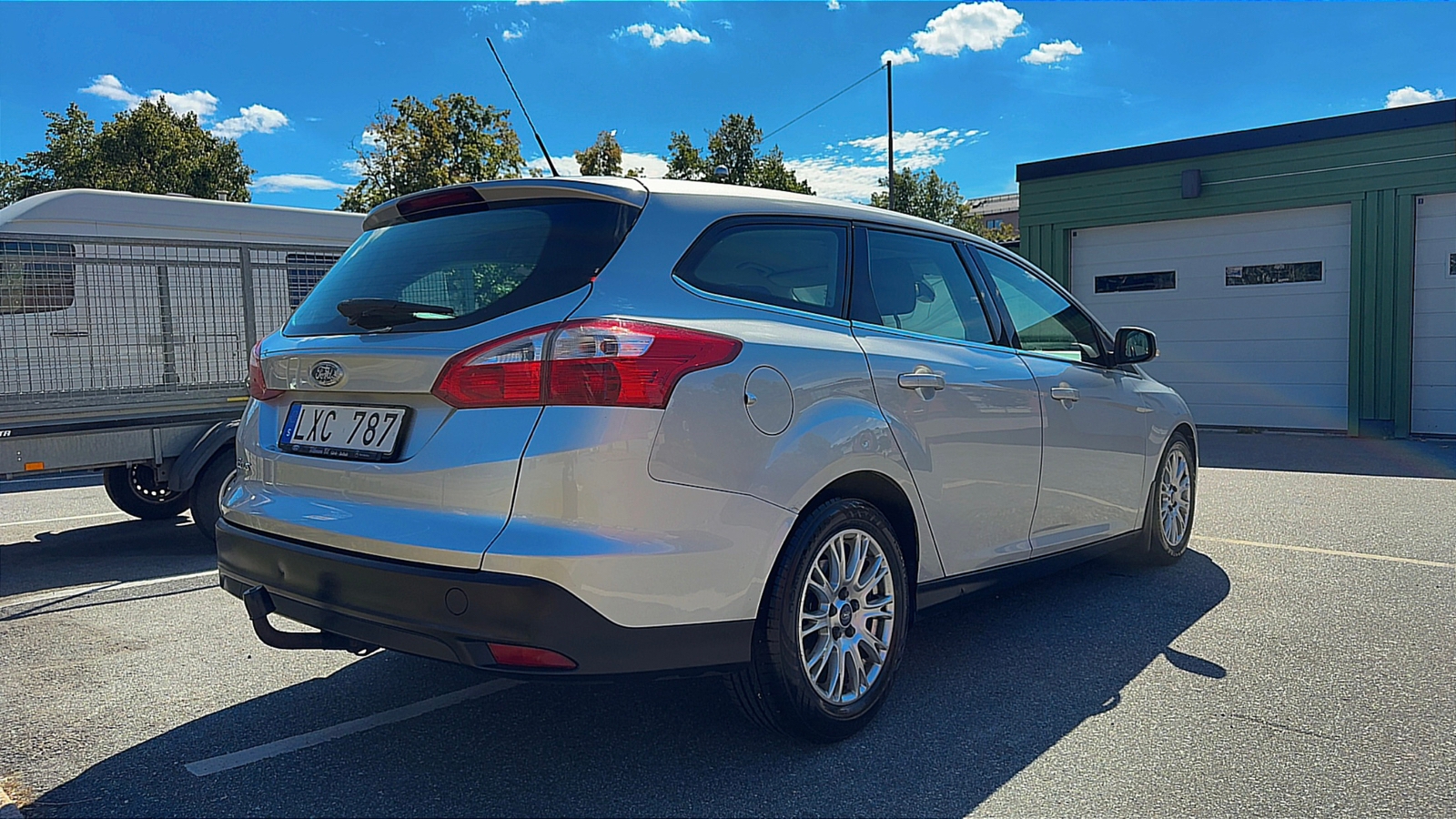 Ford Focus Kombi 1.6 TDCi Manuell 2012, bild 3/10