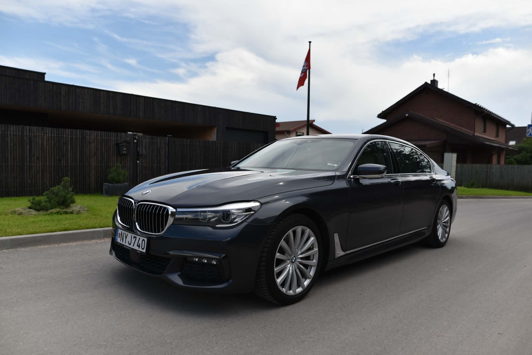 BMW 740