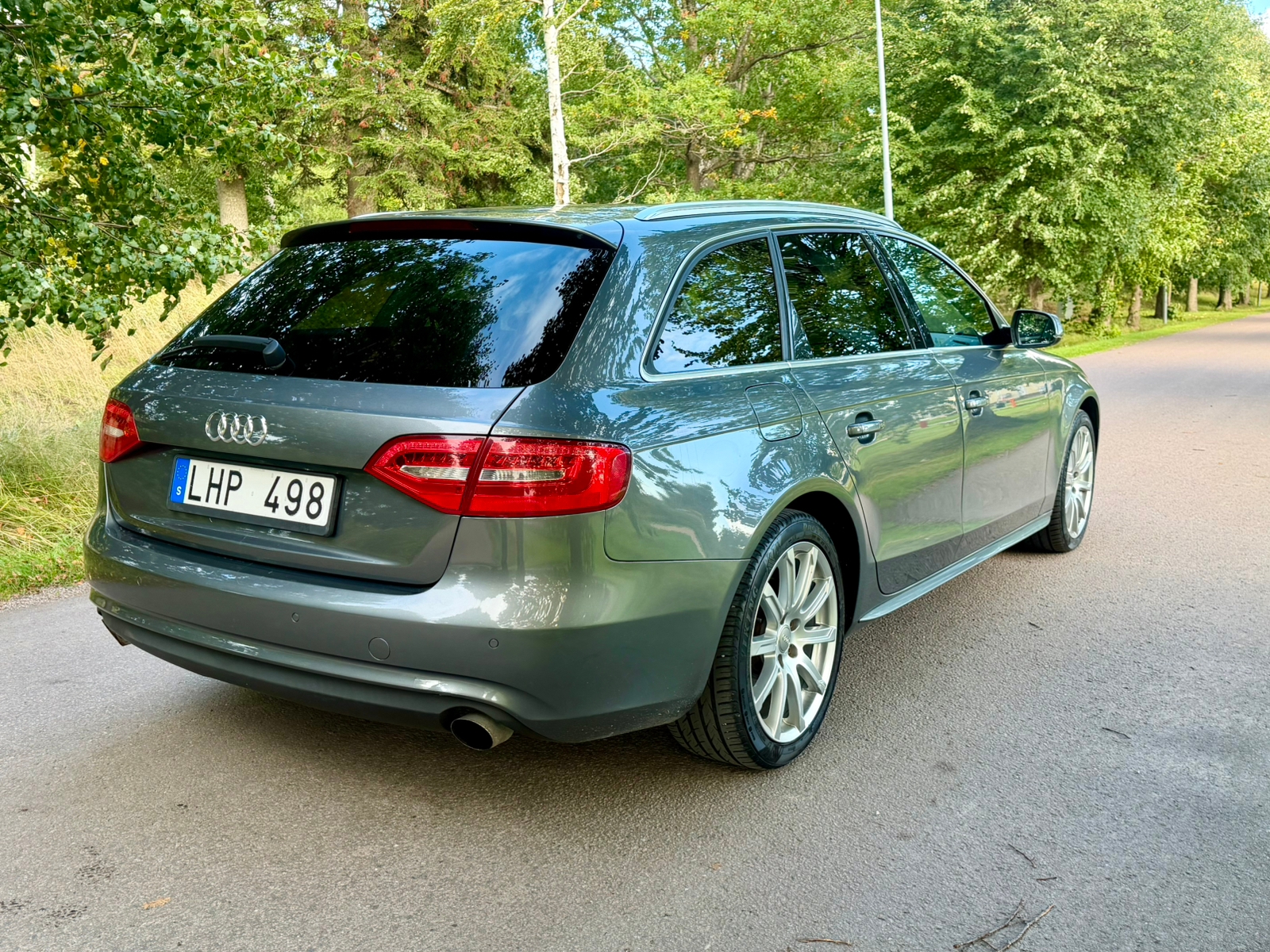 Audi A4 Avant 2.0 TFSI quattro Manuell 2013, bild 2/5
