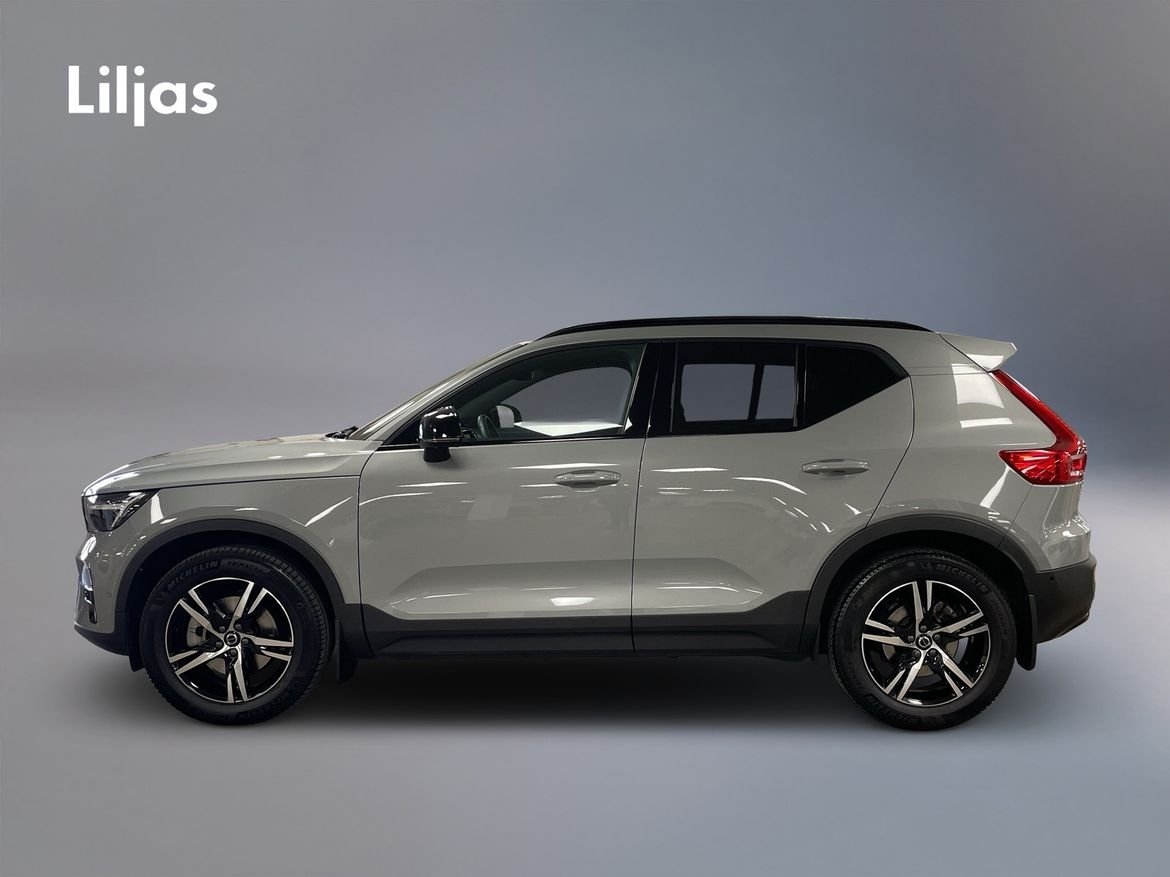 Volvo XC40 B3 FWD Bensin Plus Dark 2025, bild 3/10
