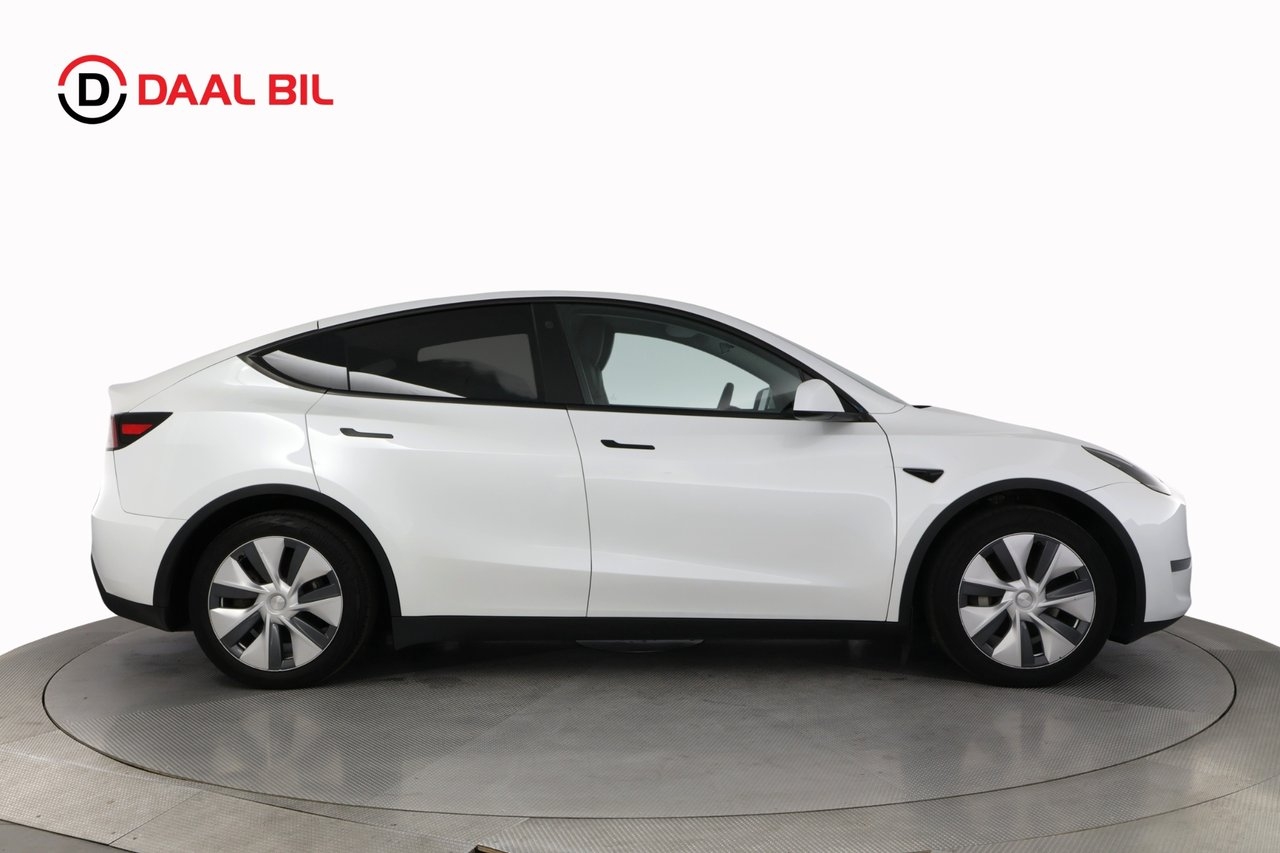 Tesla Model Y 2023, bild 5/10