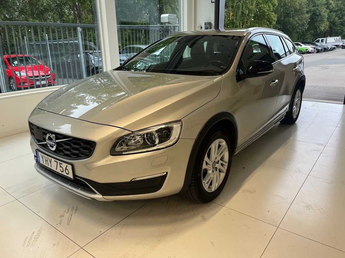 Volvo V60 Cross Country 2017, kuva 2/5