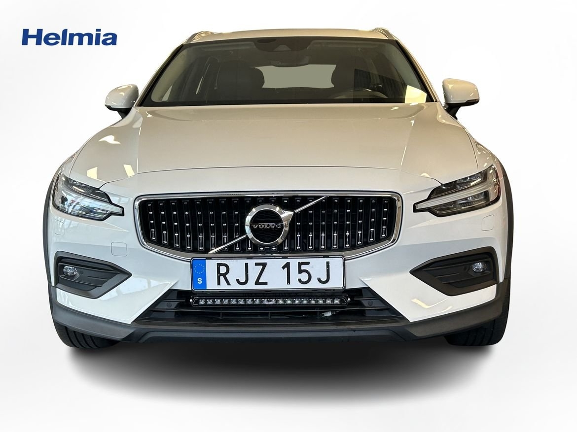 Volvo V60 Cross Country 2020, photo 4/10