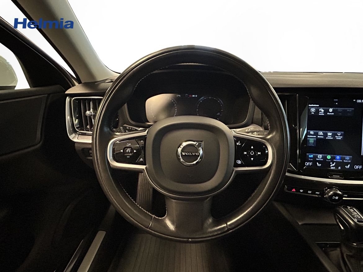Volvo V60 Cross Country 2020, photo 7/10