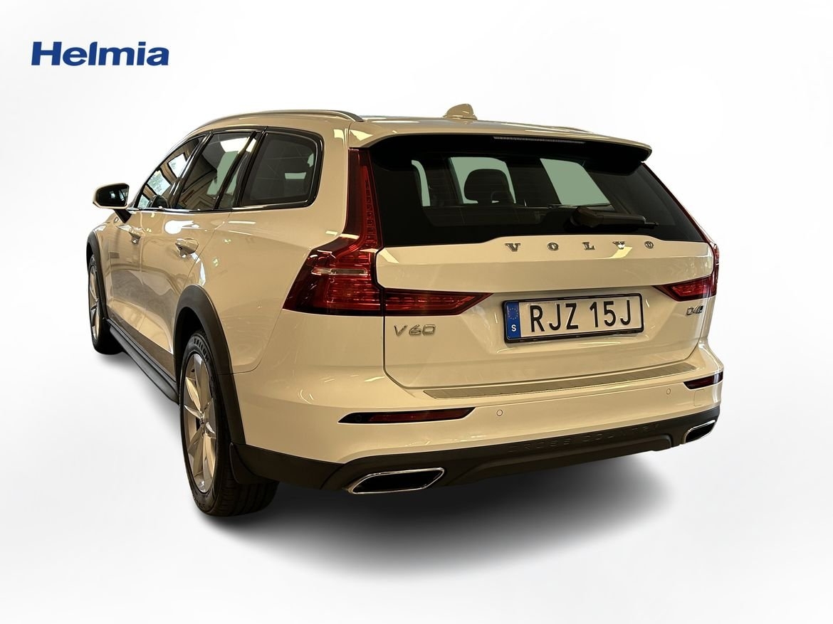 Volvo V60 Cross Country 2020, photo 3/10