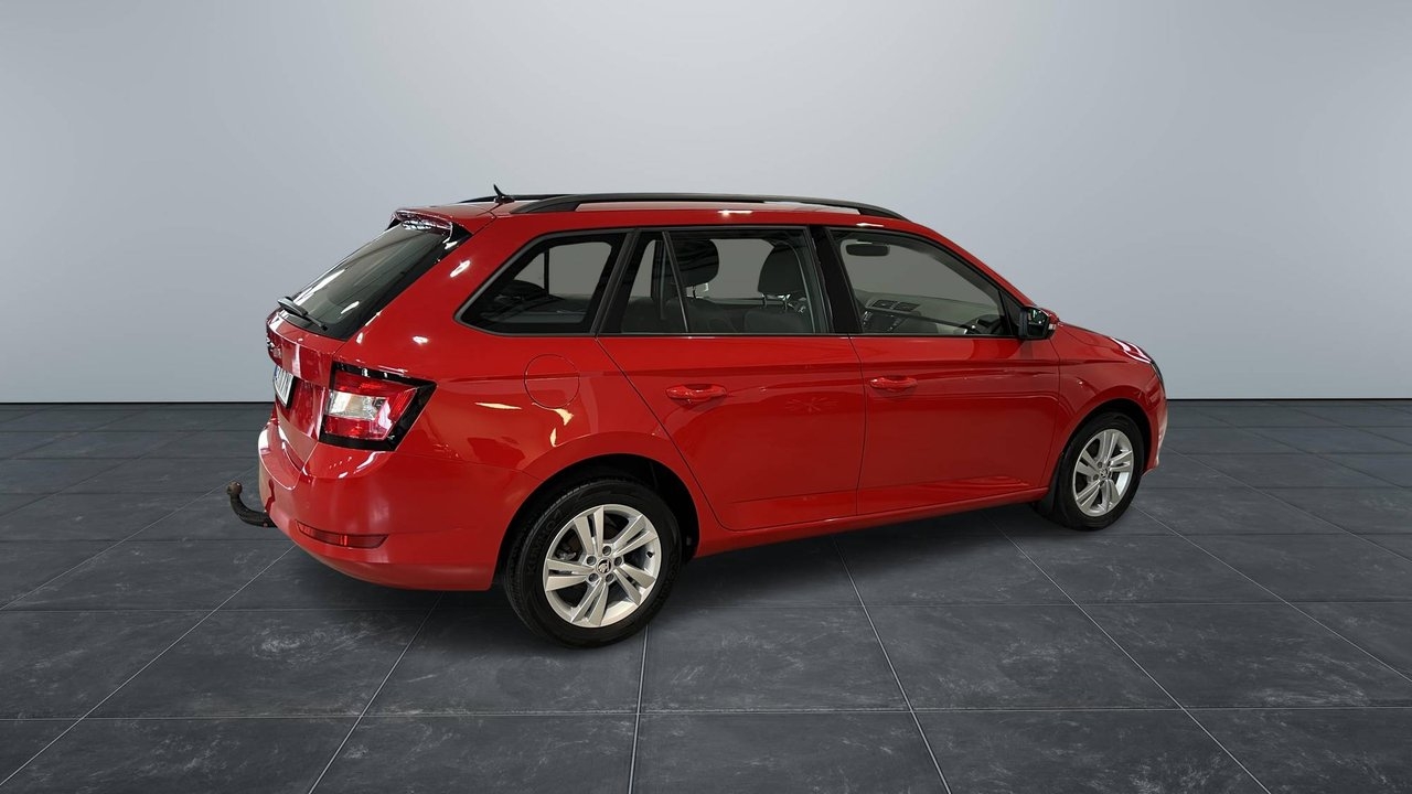 Skoda Fabia Kombi 1.0 TSI Style / Drag 2020, bild 4/8
