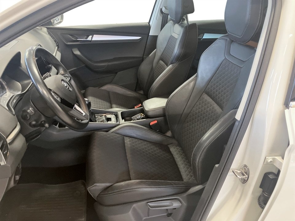 Skoda Karoq 2019, bild 4/10