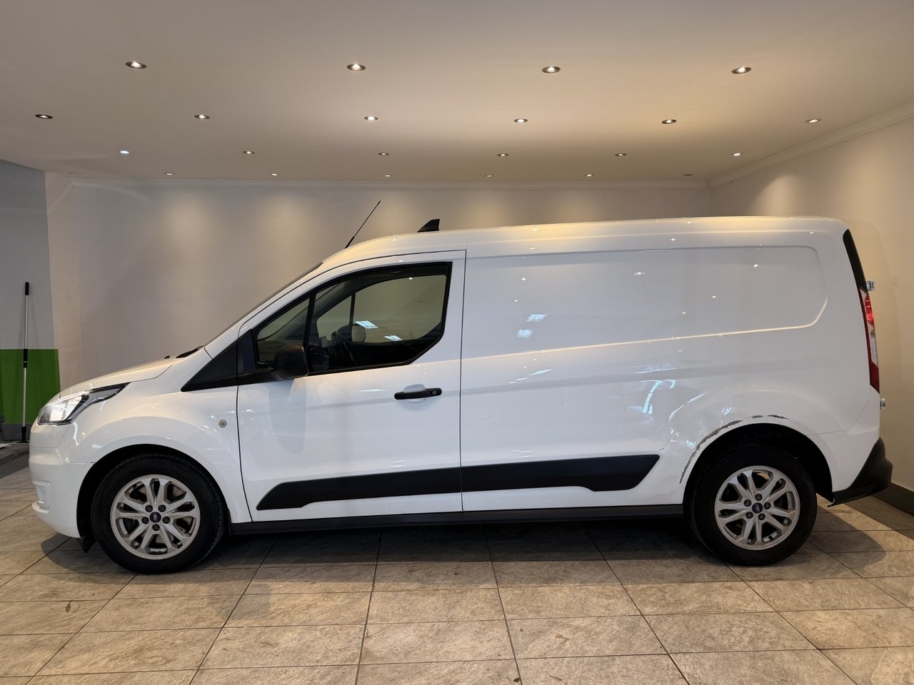 Ford Transit Connect 2021, bild 2/21