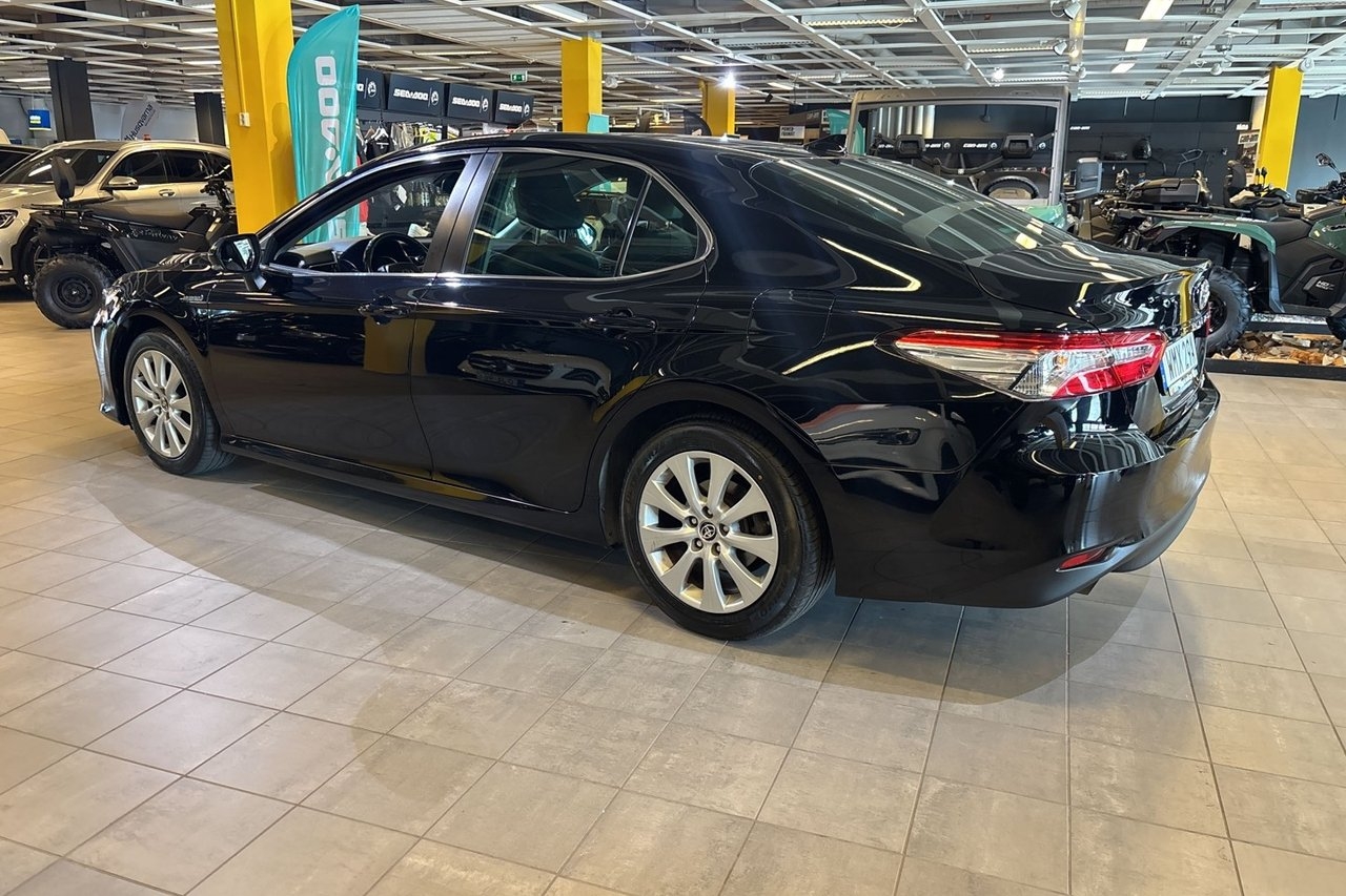 Toyota Camry 2021, kuva 2/10