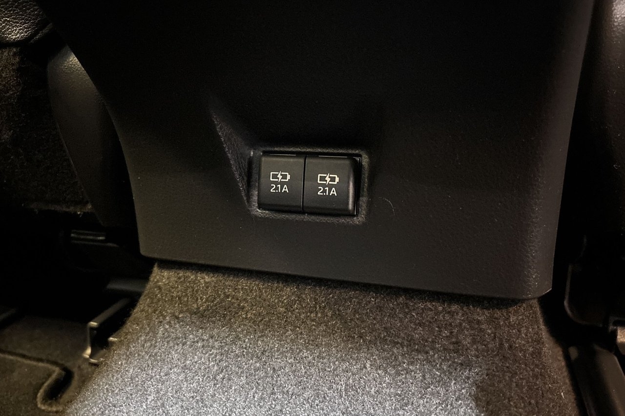 Toyota Camry 2021, kuva 7/10