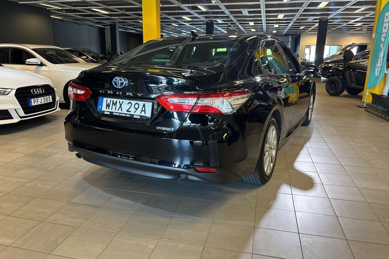 Toyota Camry 2021, kuva 3/10