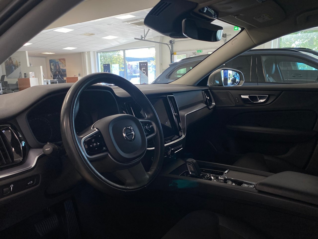 Volvo V60 Cross Country 2021, bild 2/7